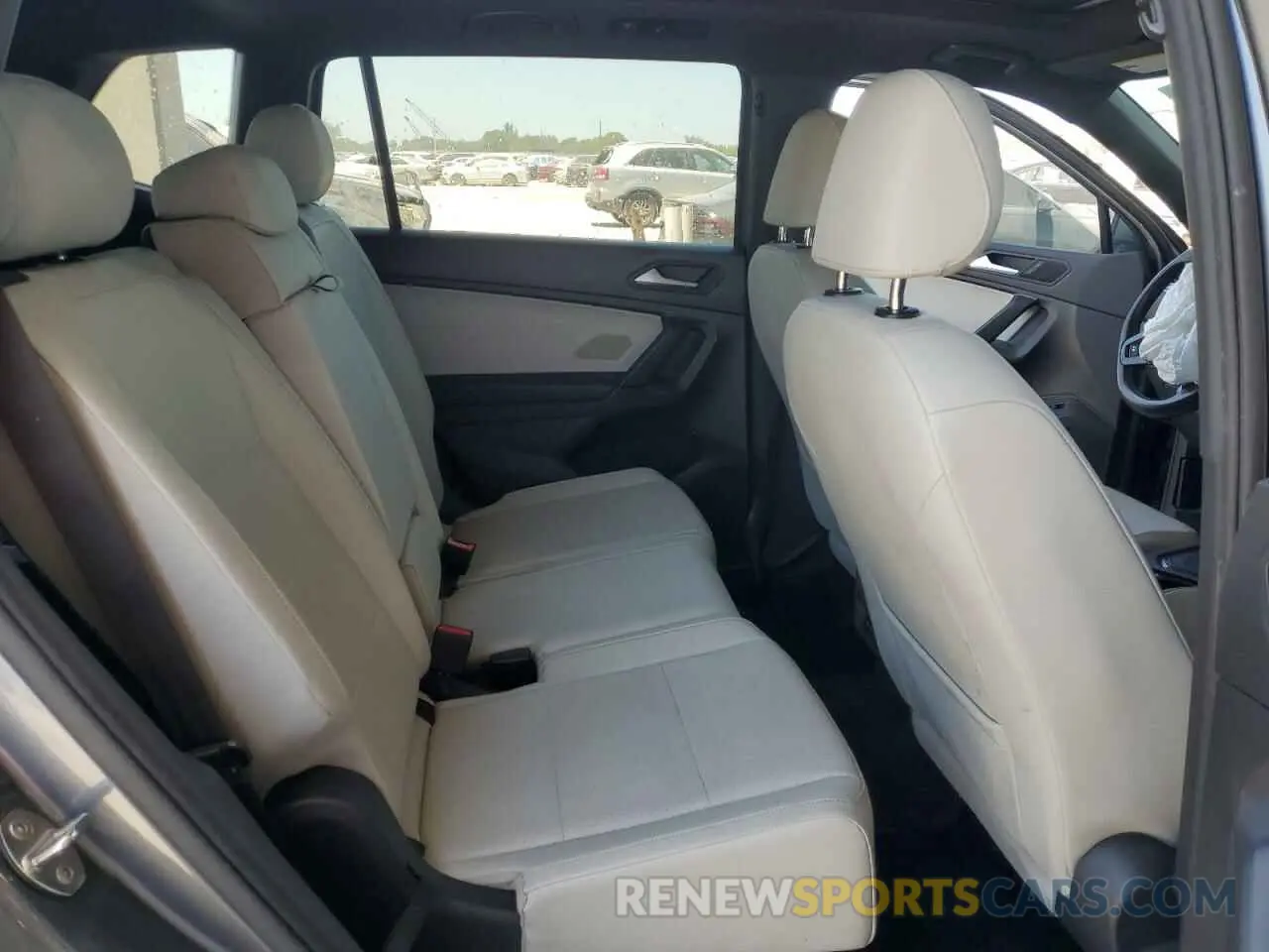 11 Photograph of a damaged car 3VV3B7AX3KM012480 VOLKSWAGEN TIGUAN 2019