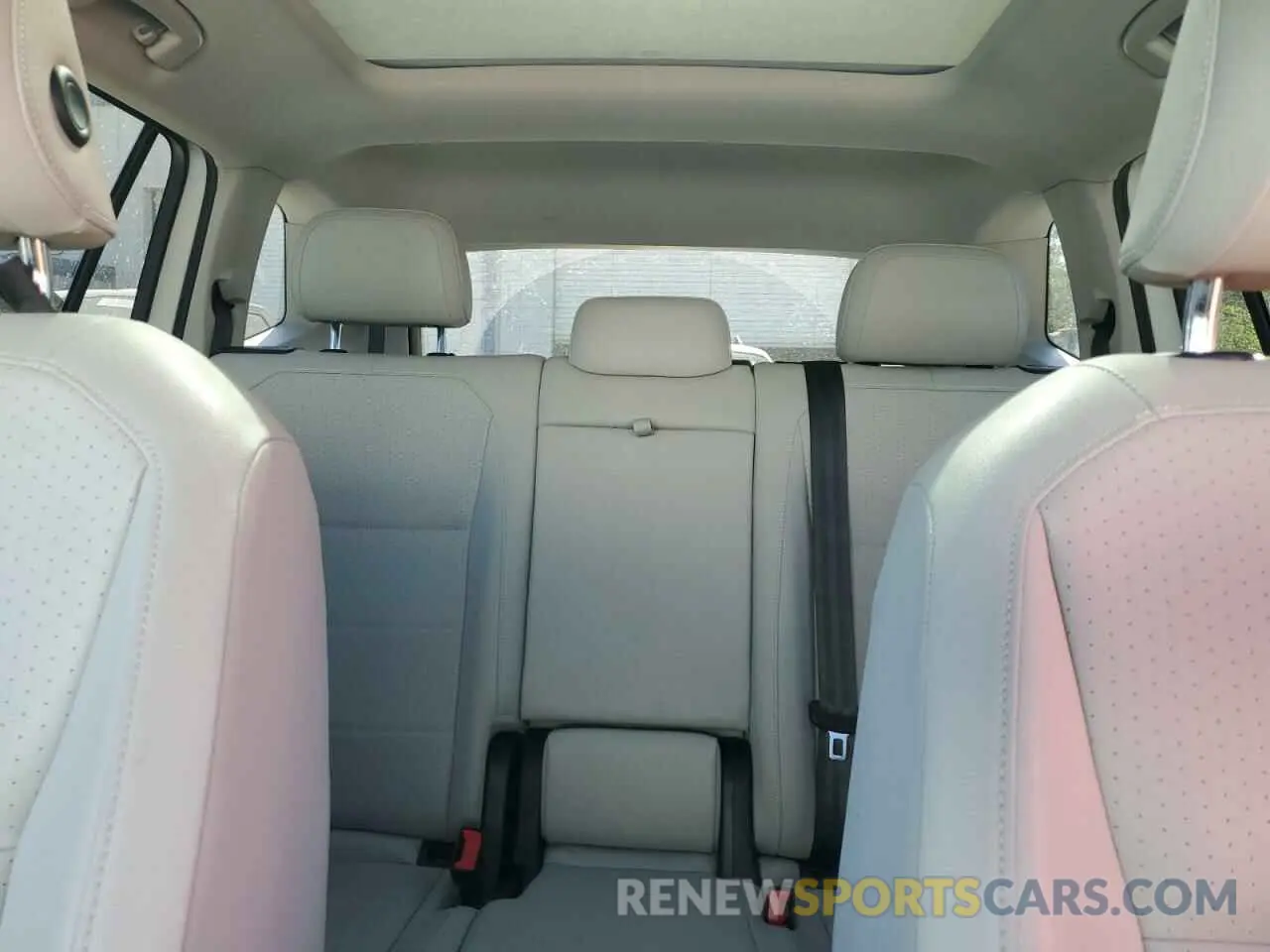 10 Photograph of a damaged car 3VV3B7AX3KM150732 VOLKSWAGEN TIGUAN 2019
