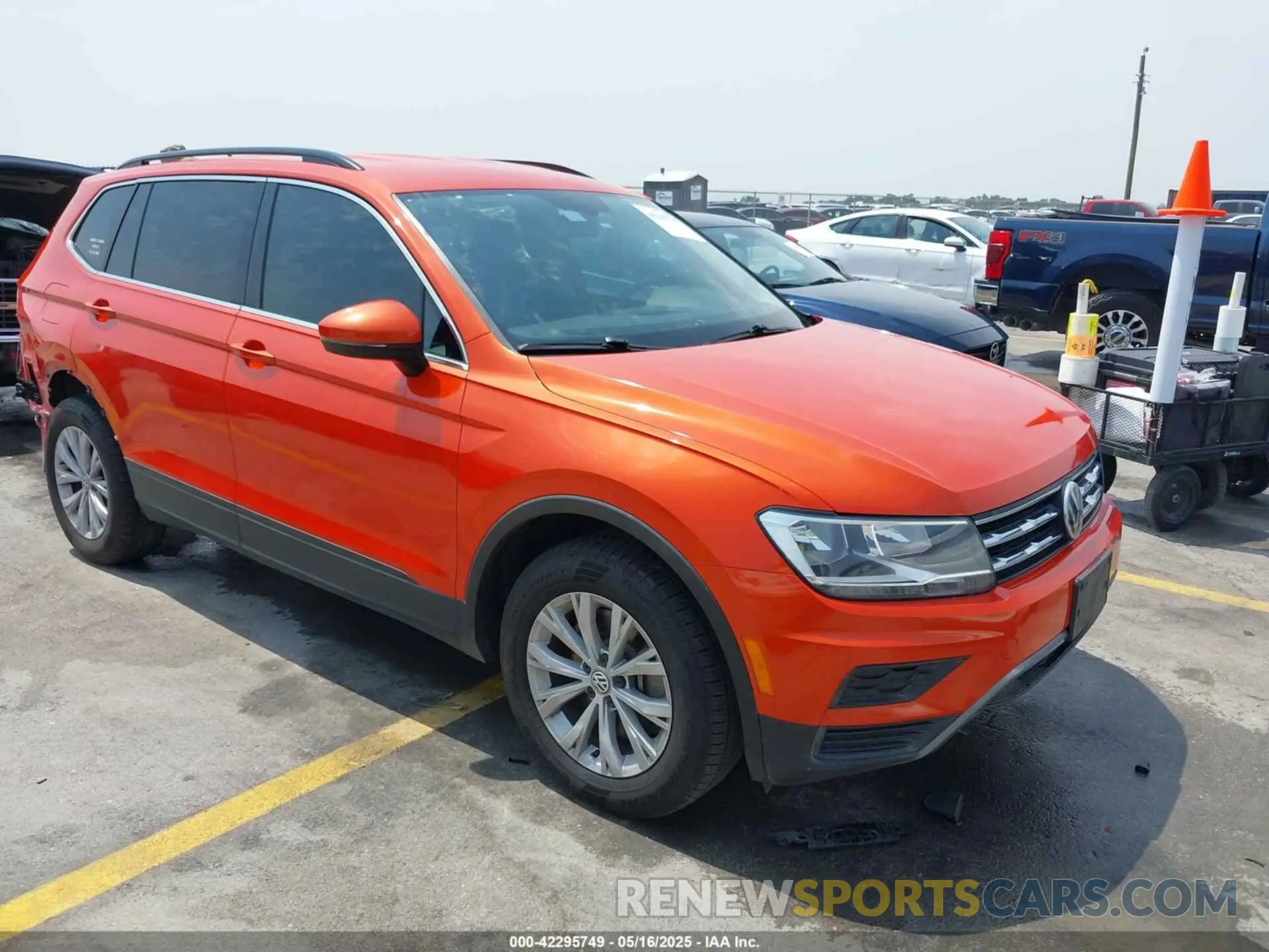 1 Photograph of a damaged car 3VV3B7AX4KM045617 VOLKSWAGEN TIGUAN 2019