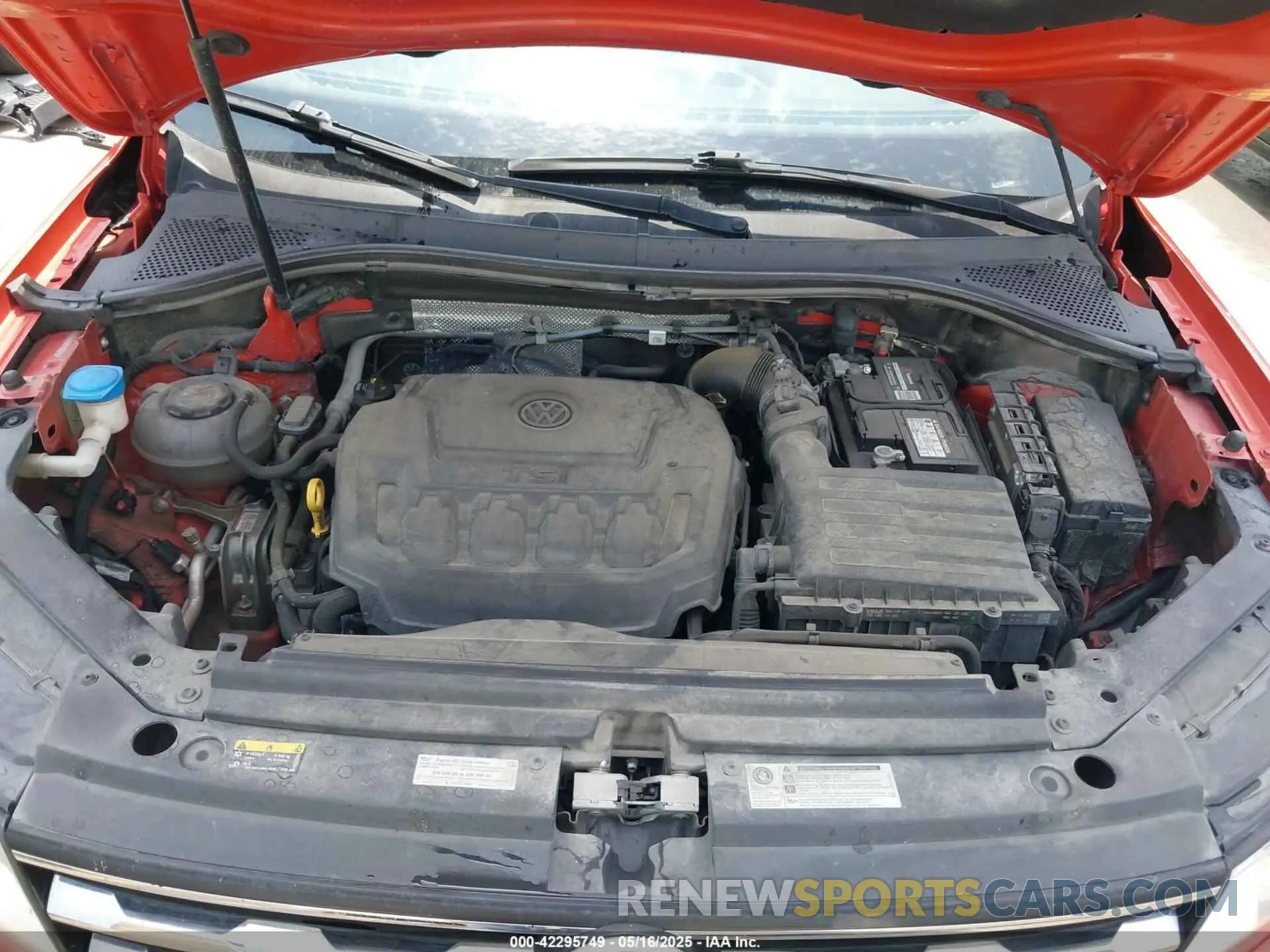 10 Photograph of a damaged car 3VV3B7AX4KM045617 VOLKSWAGEN TIGUAN 2019