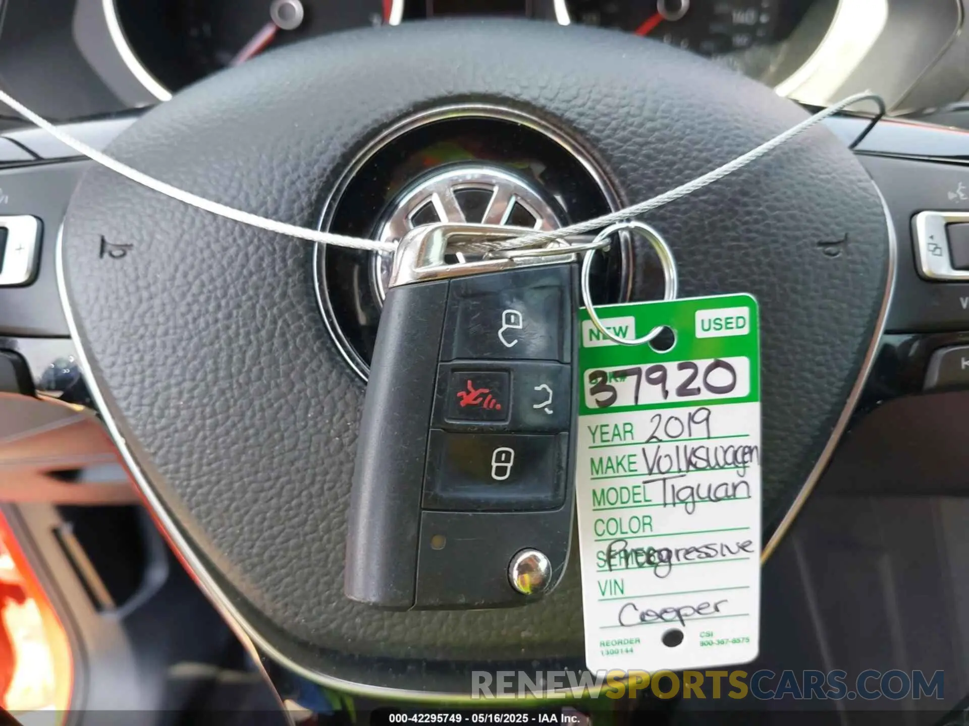 11 Photograph of a damaged car 3VV3B7AX4KM045617 VOLKSWAGEN TIGUAN 2019