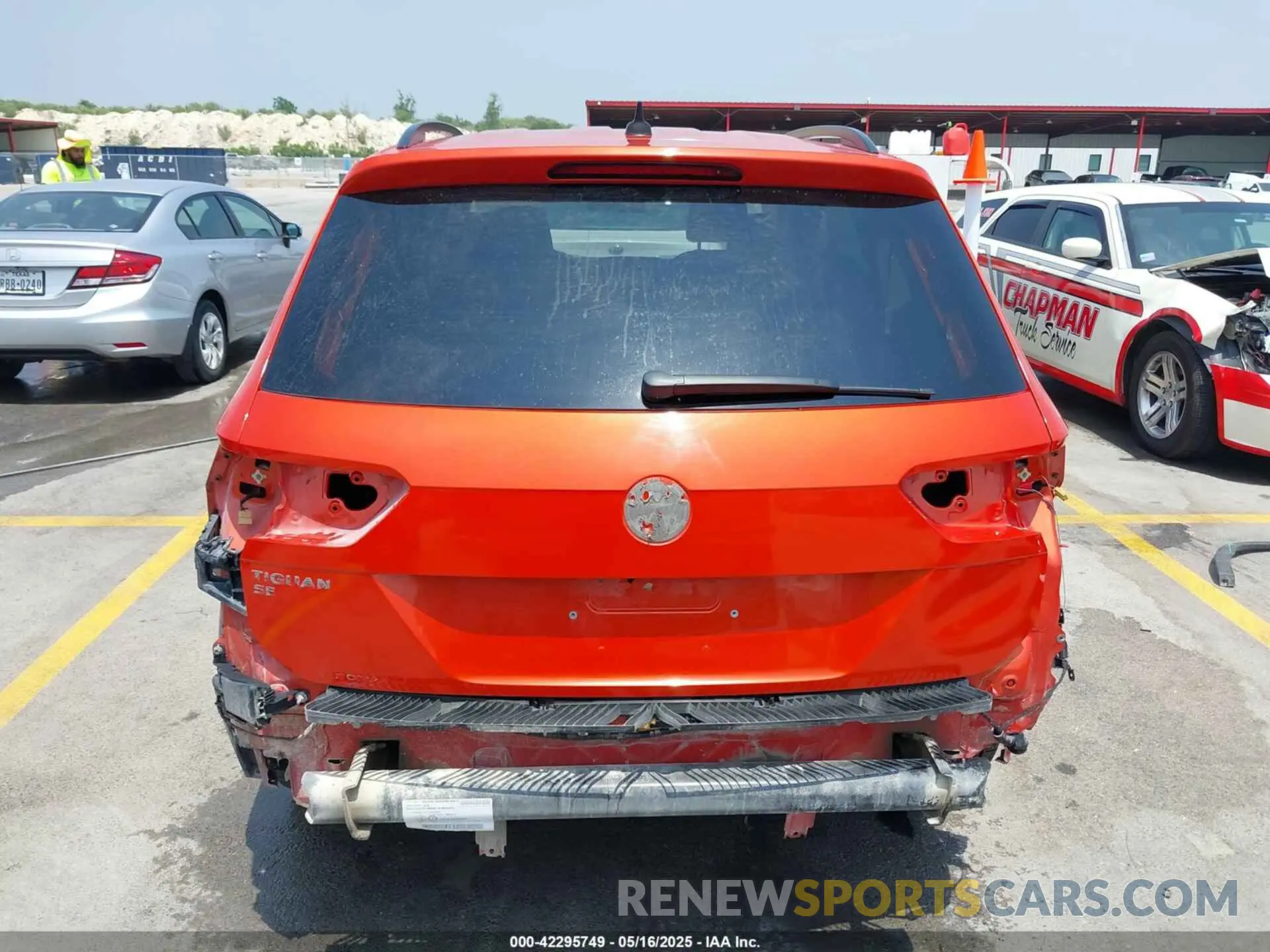 6 Photograph of a damaged car 3VV3B7AX4KM045617 VOLKSWAGEN TIGUAN 2019