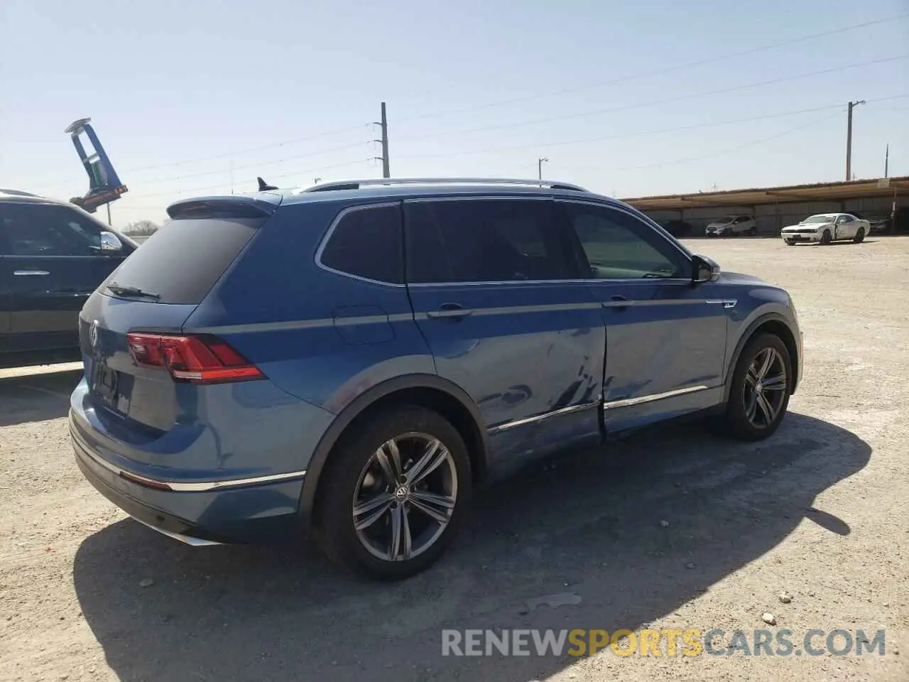 3 Photograph of a damaged car 3VV3B7AX4KM061848 VOLKSWAGEN TIGUAN 2019