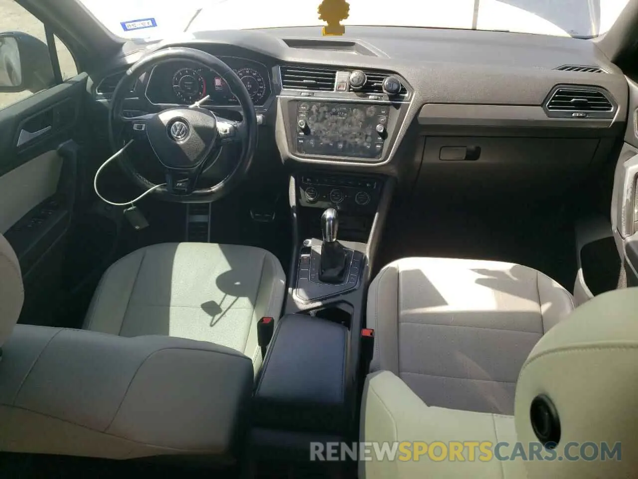 8 Photograph of a damaged car 3VV3B7AX4KM061848 VOLKSWAGEN TIGUAN 2019