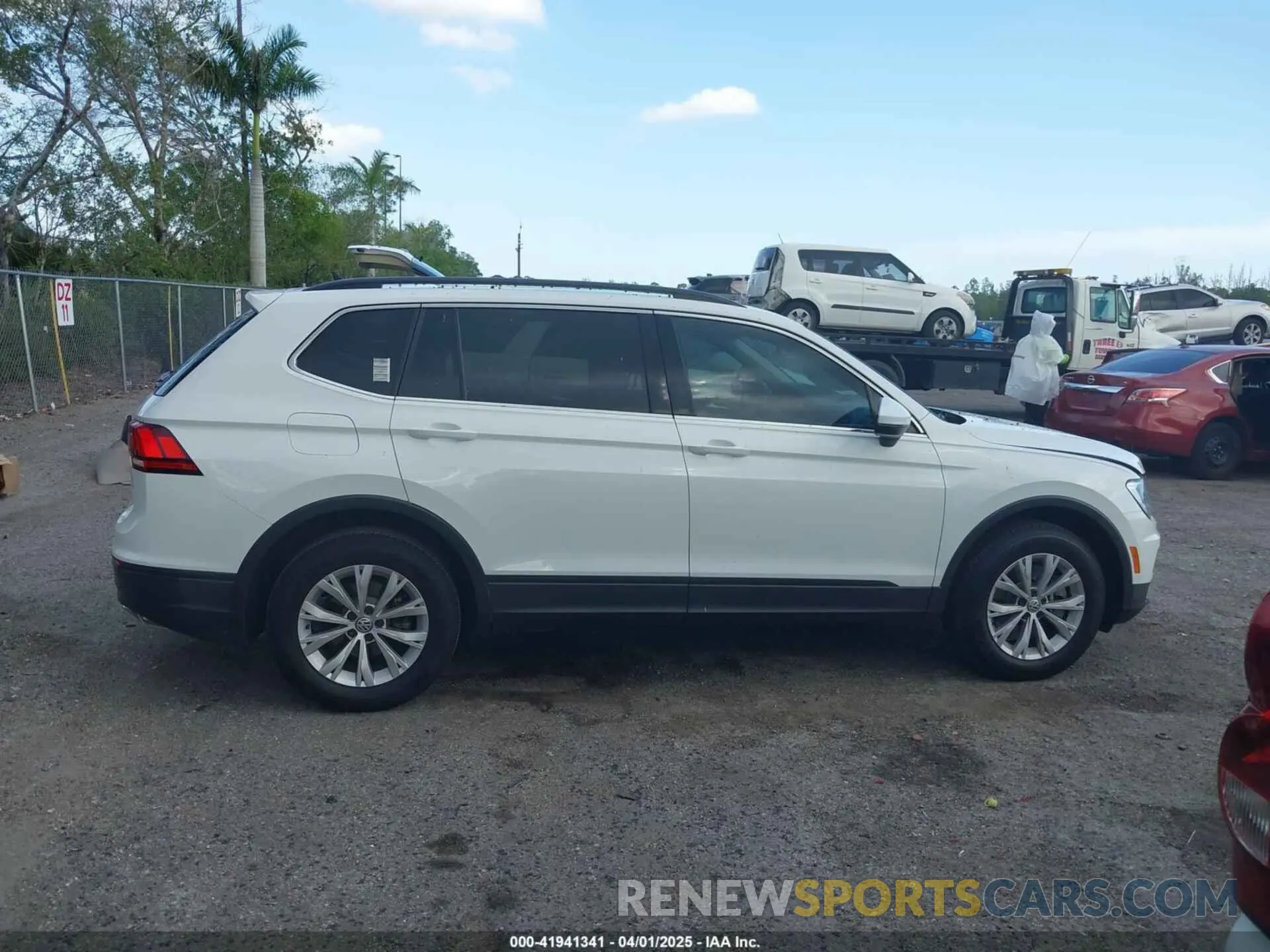 13 Фотография поврежденного автомобиля 3VV3B7AX4KM081310 VOLKSWAGEN TIGUAN 2019