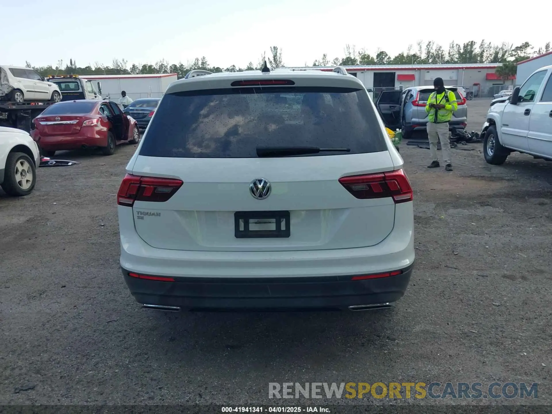 16 Фотография поврежденного автомобиля 3VV3B7AX4KM081310 VOLKSWAGEN TIGUAN 2019