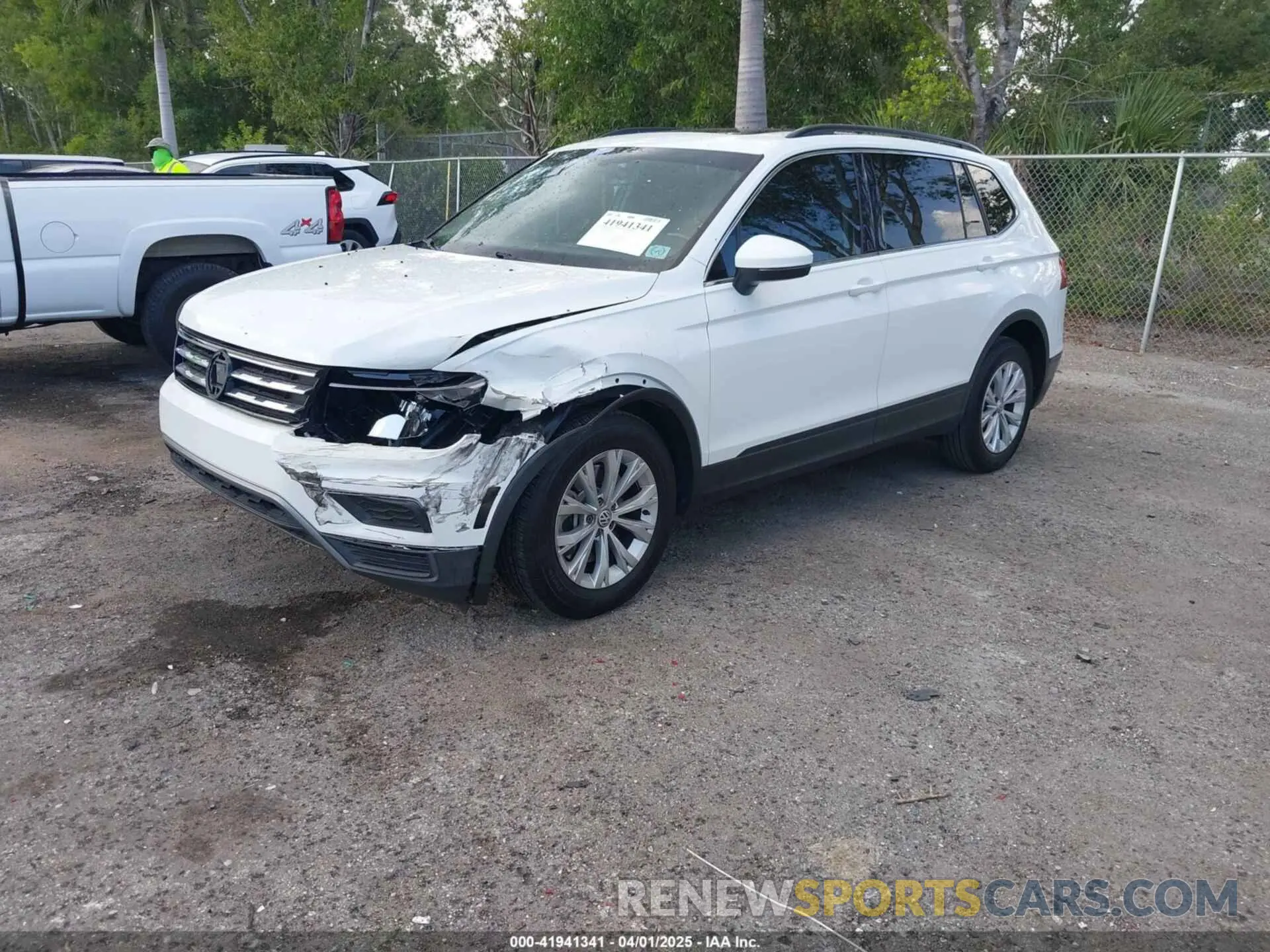 2 Фотография поврежденного автомобиля 3VV3B7AX4KM081310 VOLKSWAGEN TIGUAN 2019