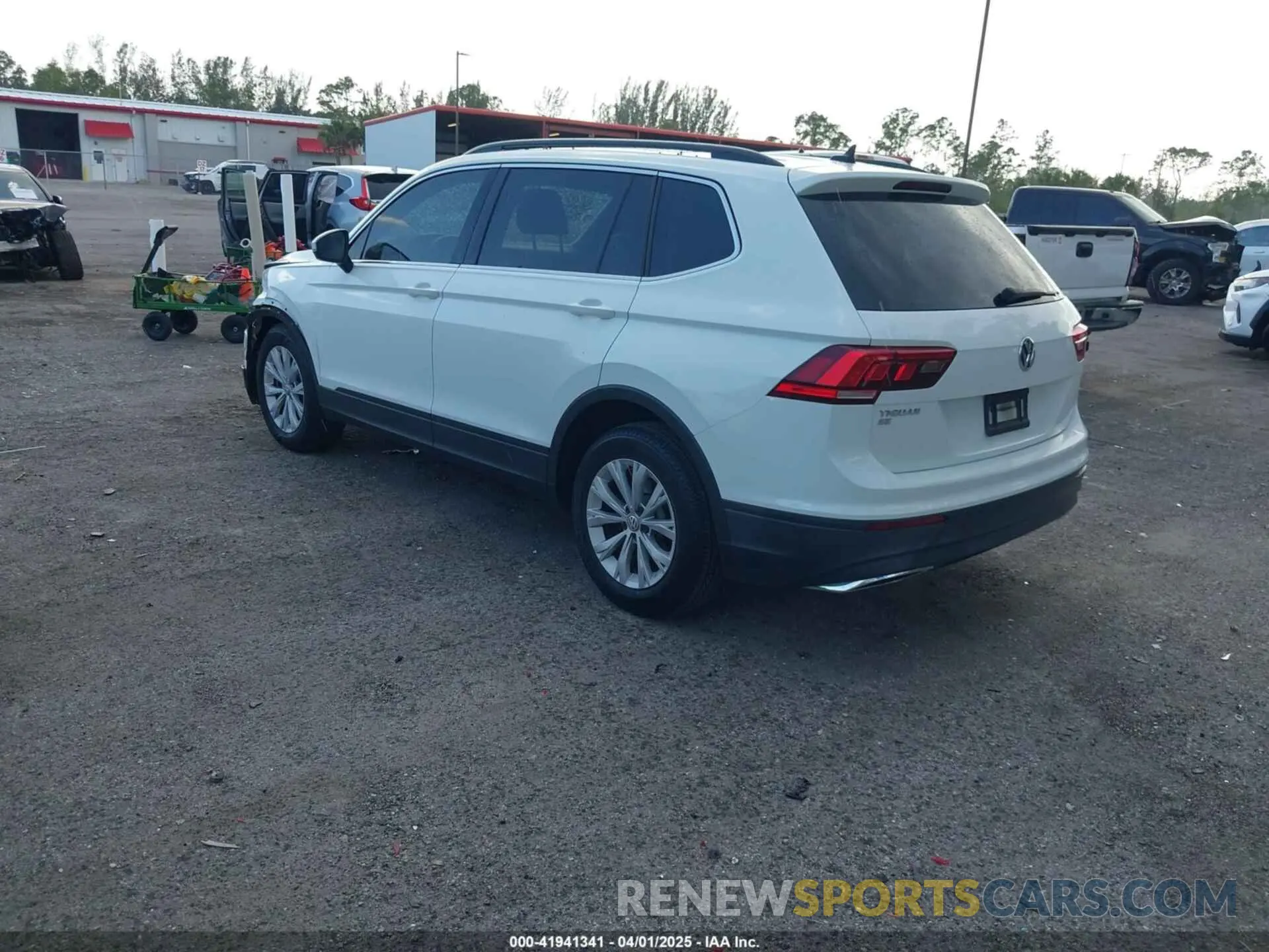 3 Фотография поврежденного автомобиля 3VV3B7AX4KM081310 VOLKSWAGEN TIGUAN 2019