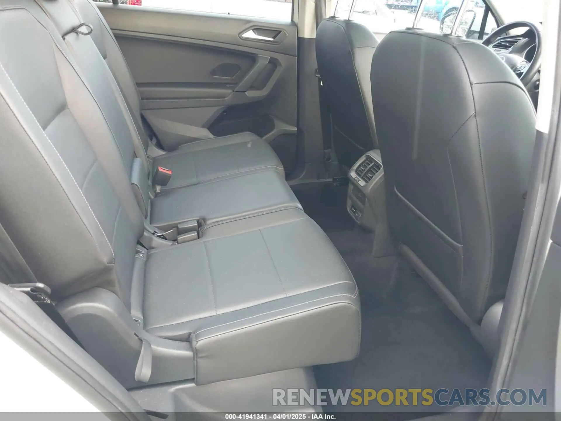 8 Фотография поврежденного автомобиля 3VV3B7AX4KM081310 VOLKSWAGEN TIGUAN 2019