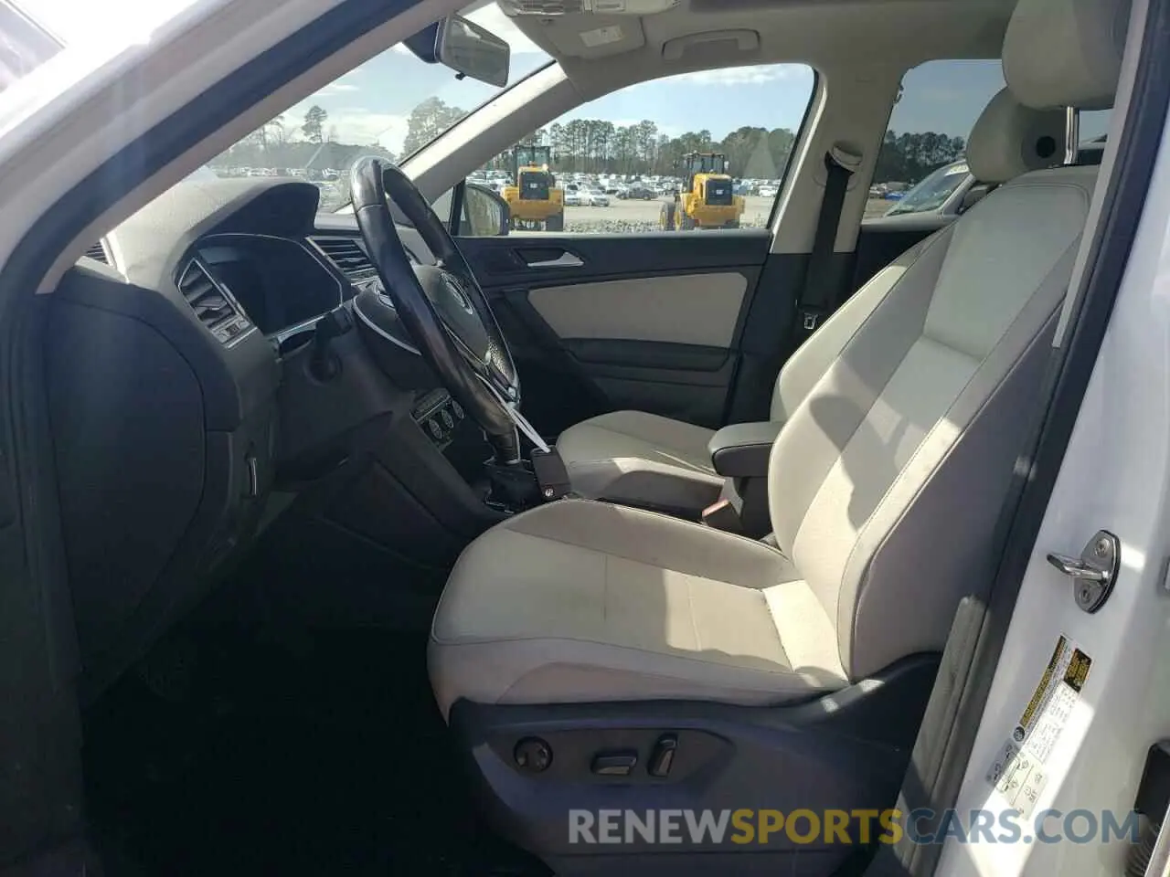 7 Фотография поврежденного автомобиля 3VV3B7AX5KM066251 VOLKSWAGEN TIGUAN 2019