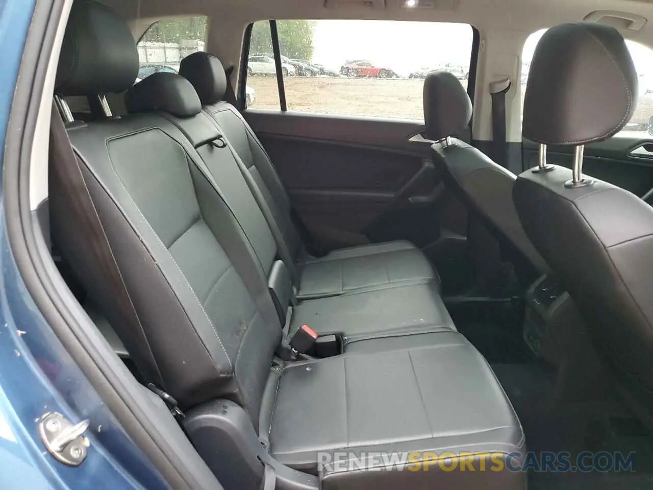 12 Photograph of a damaged car 3VV3B7AX5KM181870 VOLKSWAGEN TIGUAN 2019