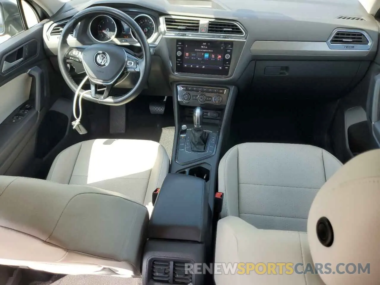 8 Photograph of a damaged car 3VV3B7AX6KM006625 VOLKSWAGEN TIGUAN 2019