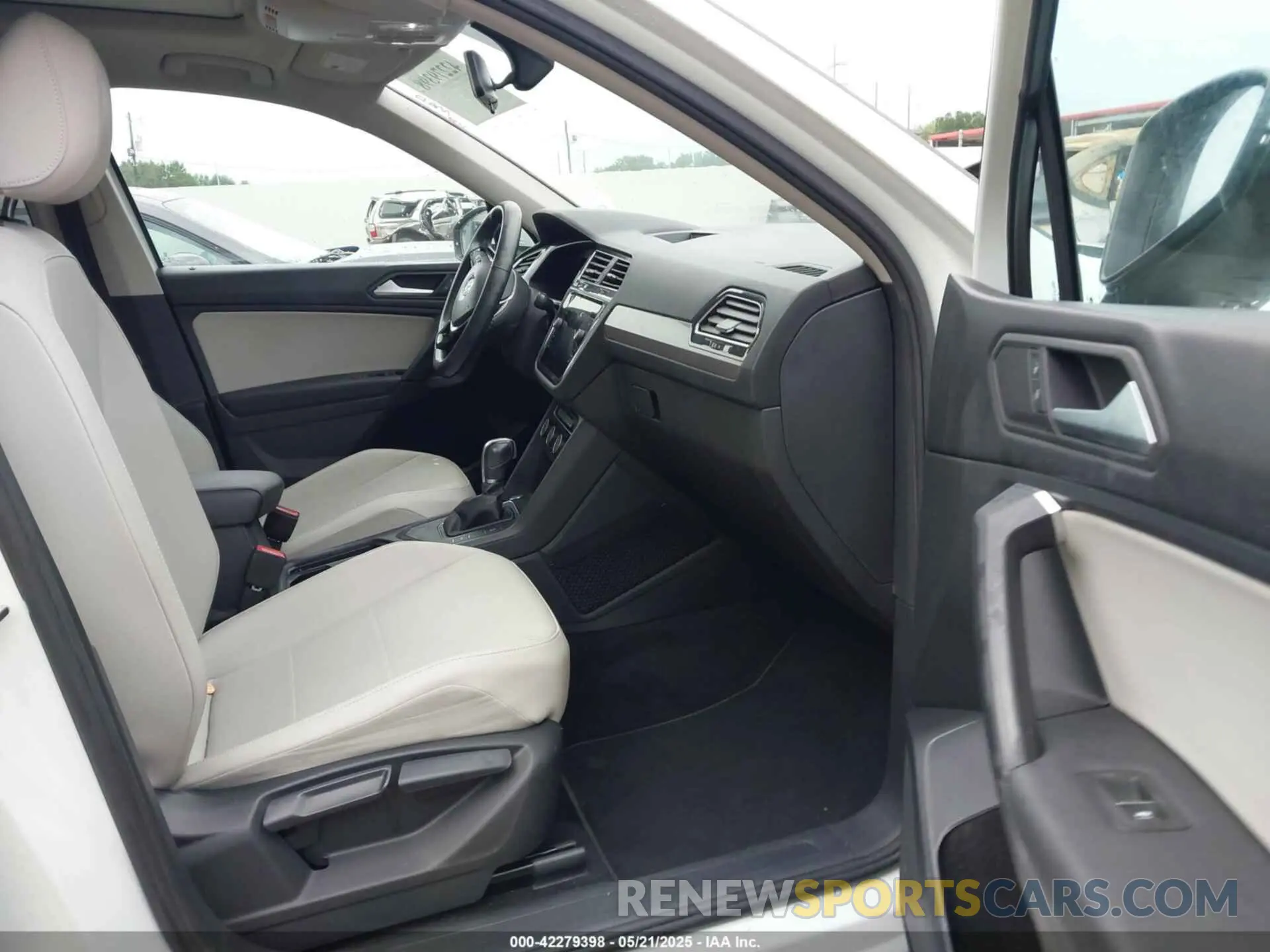 5 Photograph of a damaged car 3VV3B7AX6KM018161 VOLKSWAGEN TIGUAN 2019