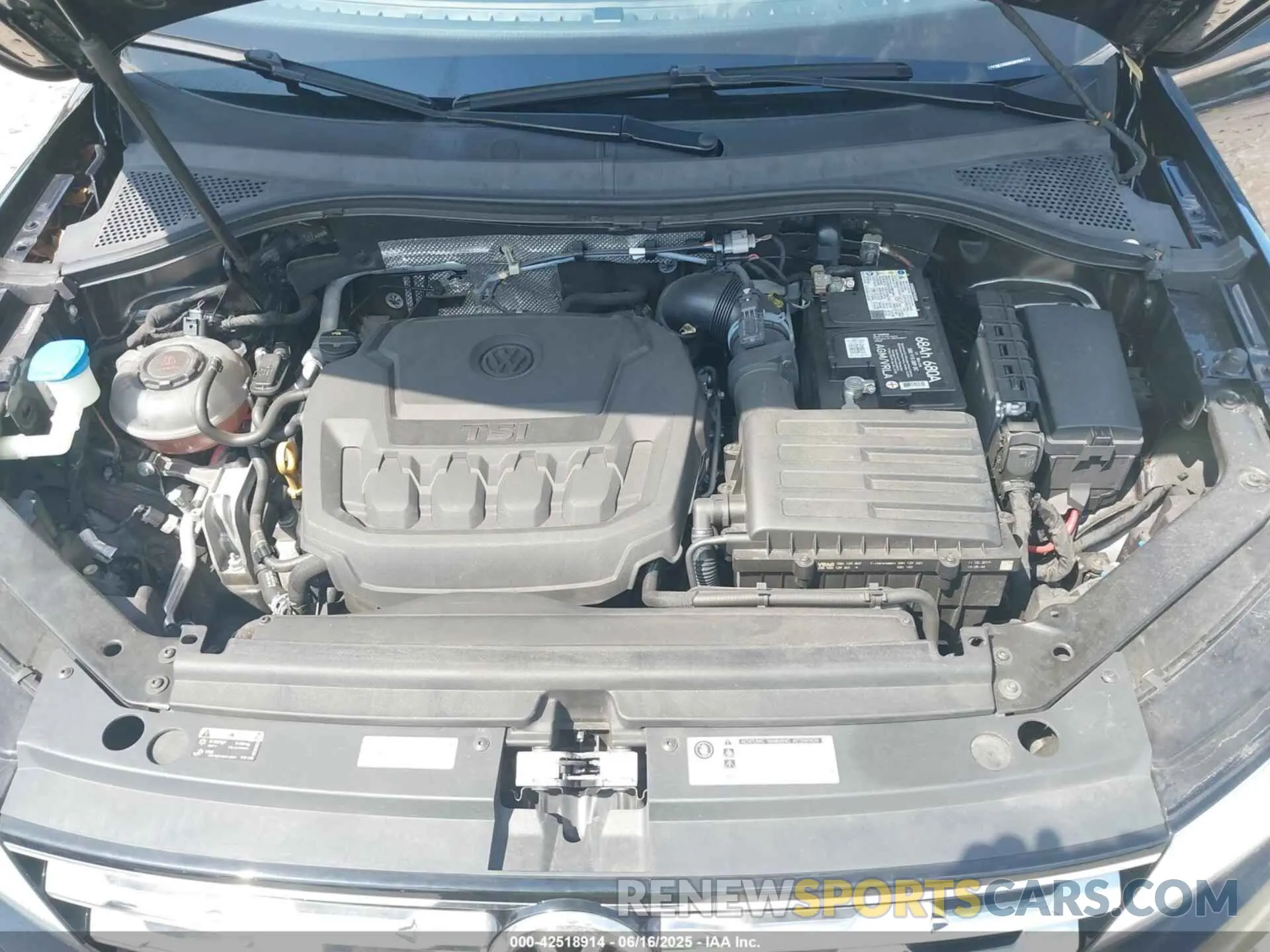10 Photograph of a damaged car 3VV3B7AX6KM098772 VOLKSWAGEN TIGUAN 2019