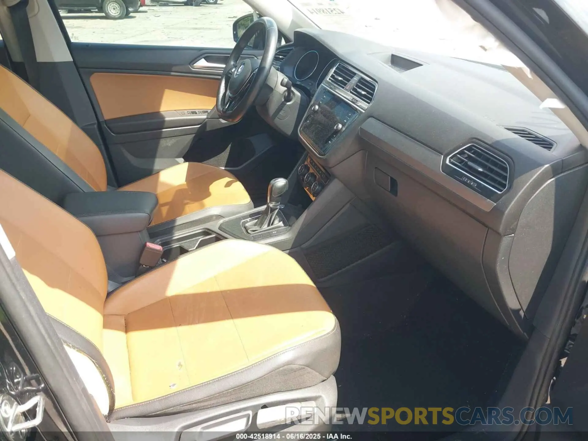 5 Photograph of a damaged car 3VV3B7AX6KM098772 VOLKSWAGEN TIGUAN 2019