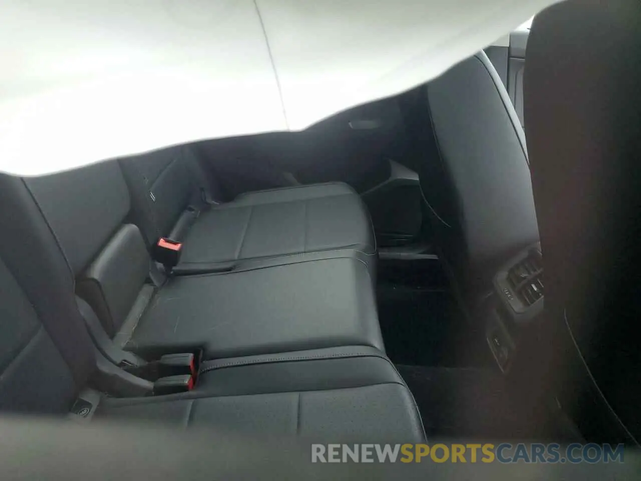 10 Photograph of a damaged car 3VV3B7AX6KM130961 VOLKSWAGEN TIGUAN 2019