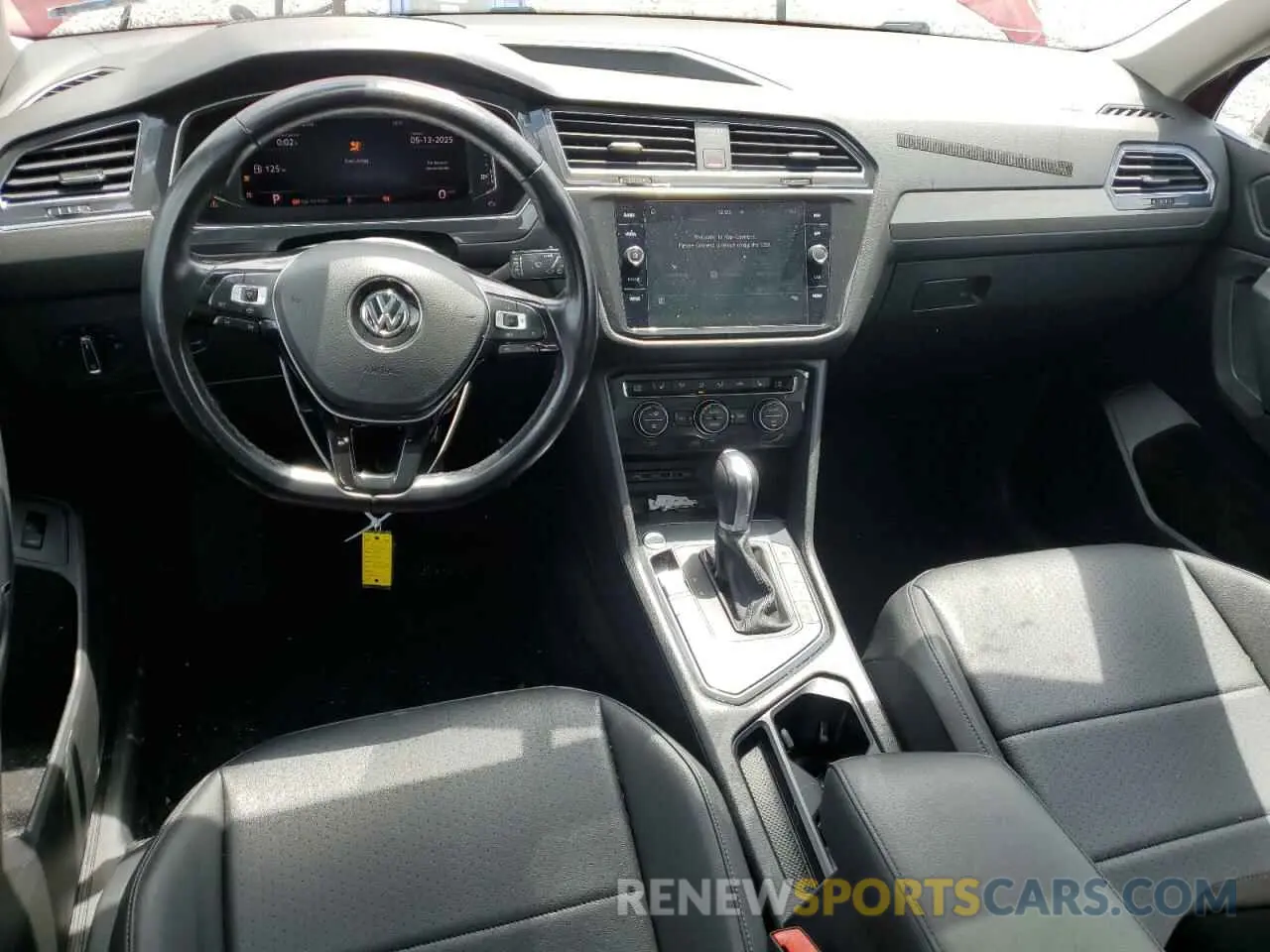 8 Photograph of a damaged car 3VV3B7AX6KM130961 VOLKSWAGEN TIGUAN 2019