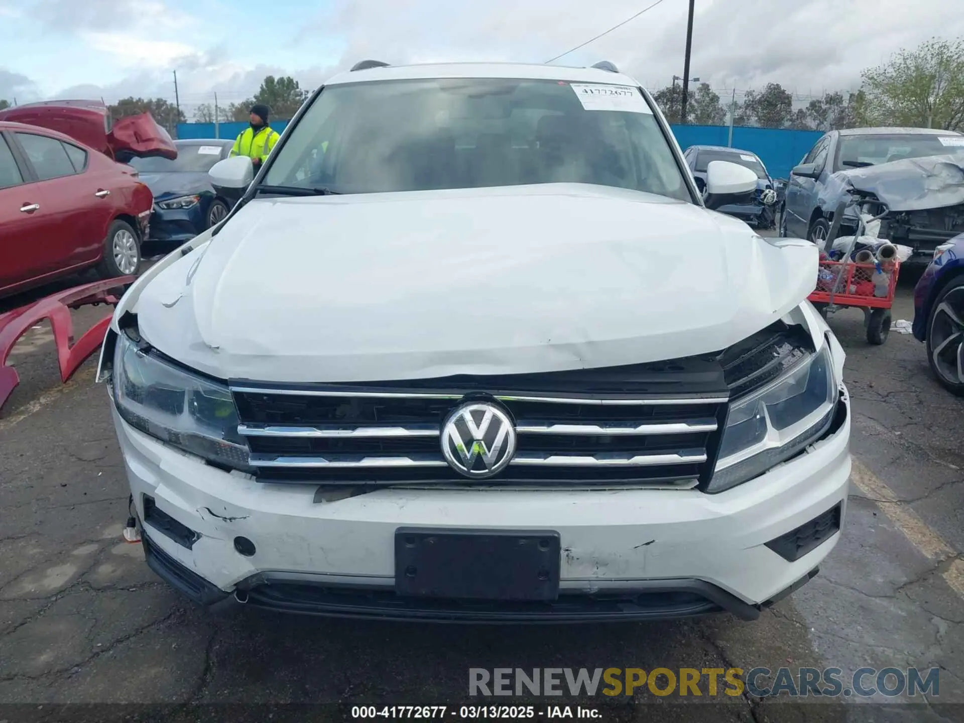 12 Фотография поврежденного автомобиля 3VV3B7AX6KM178881 VOLKSWAGEN TIGUAN 2019