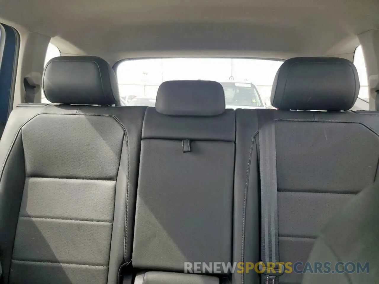 10 Photograph of a damaged car 3VV3B7AX7KM029928 VOLKSWAGEN TIGUAN 2019