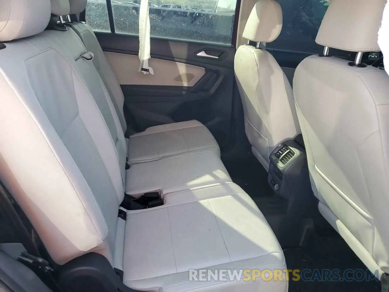 11 Photograph of a damaged car 3VV3B7AX9KM018445 VOLKSWAGEN TIGUAN 2019