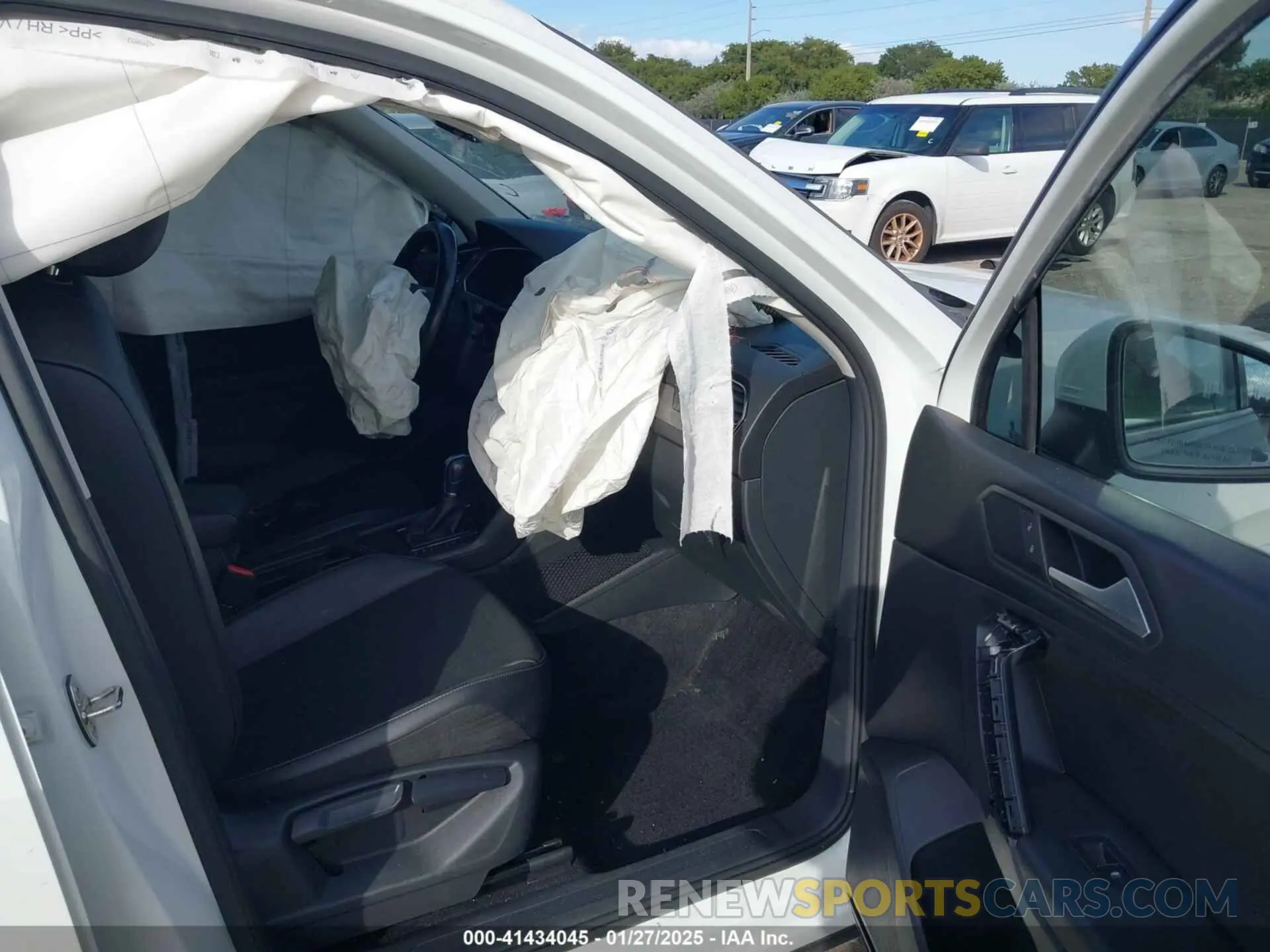 5 Photograph of a damaged car 3VV3B7AX9KM067418 VOLKSWAGEN TIGUAN 2019