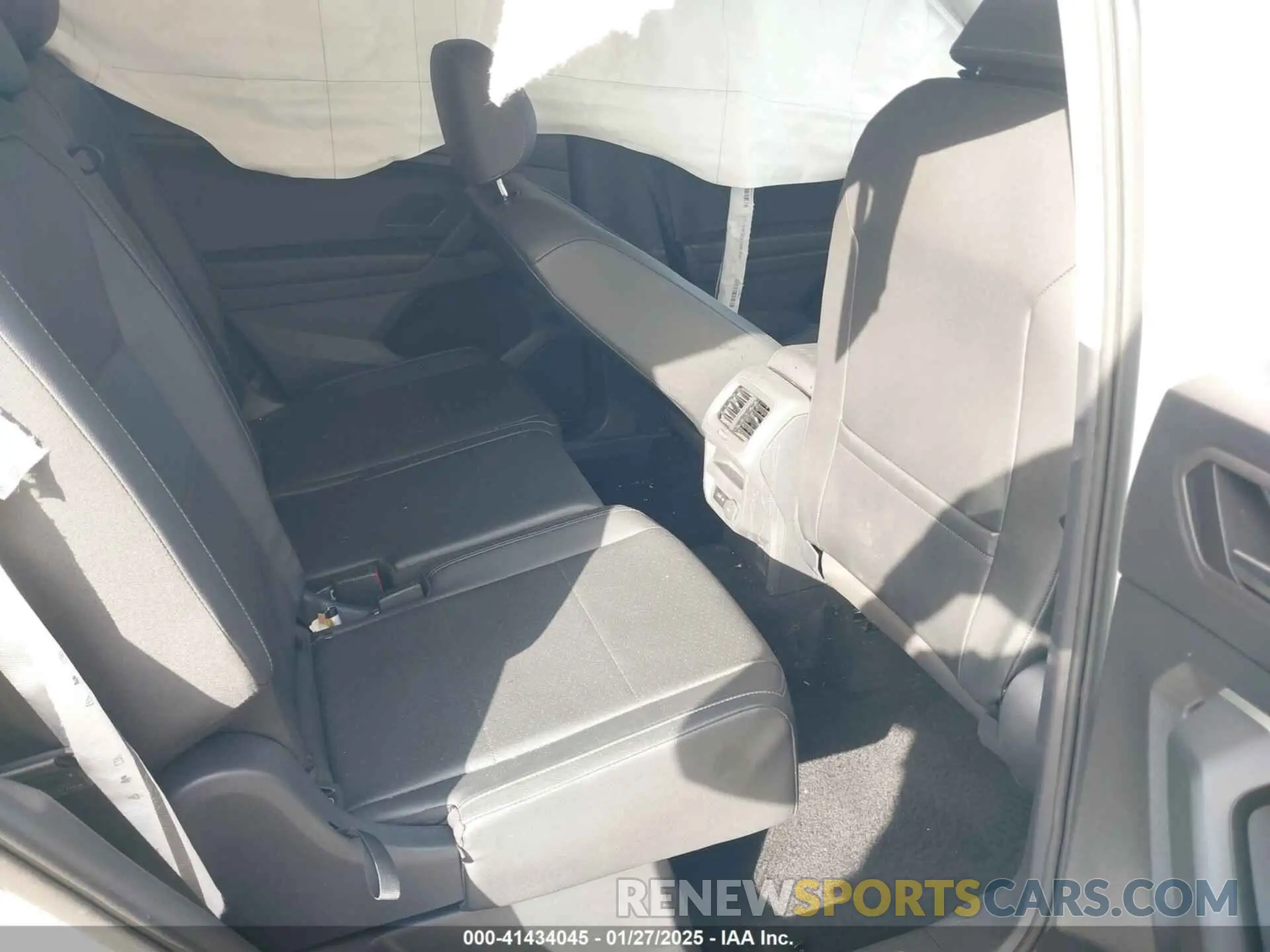 8 Photograph of a damaged car 3VV3B7AX9KM067418 VOLKSWAGEN TIGUAN 2019