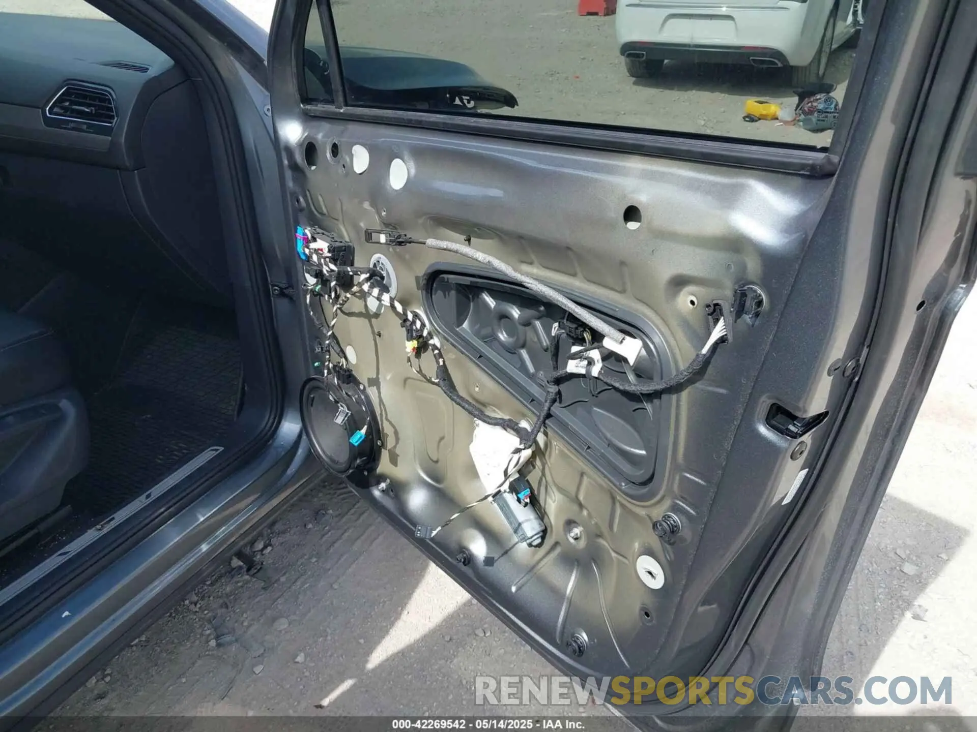 21 Photograph of a damaged car 3VV3B7AX9KM134177 VOLKSWAGEN TIGUAN 2019