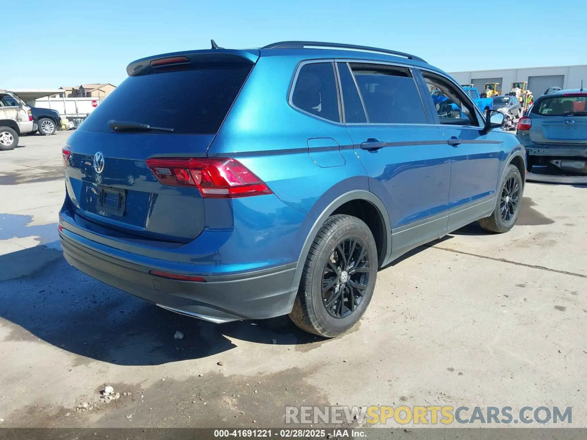 4 Фотография поврежденного автомобиля 3VV3B7AX9KM197862 VOLKSWAGEN TIGUAN 2019