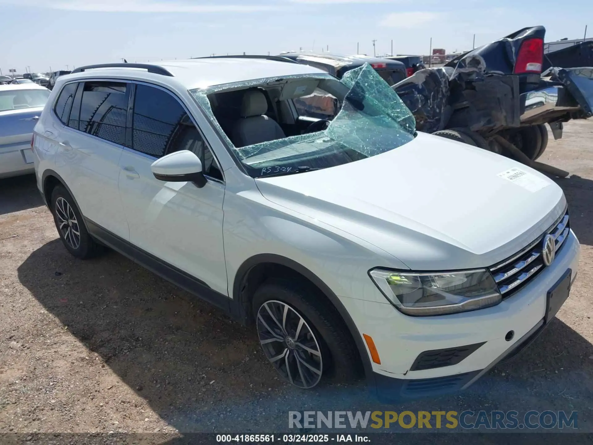 1 Photograph of a damaged car 3VV3B7AXXKM139582 VOLKSWAGEN TIGUAN 2019