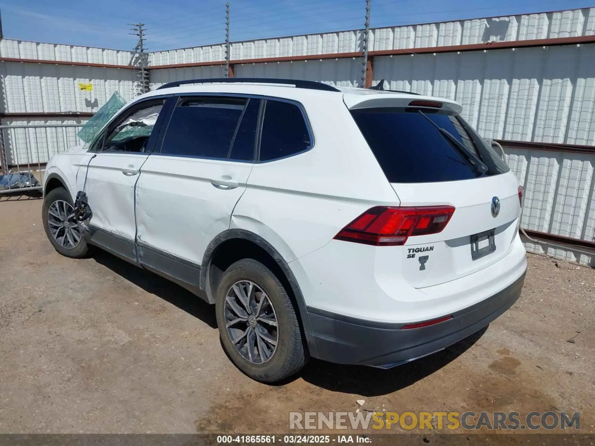 3 Photograph of a damaged car 3VV3B7AXXKM139582 VOLKSWAGEN TIGUAN 2019