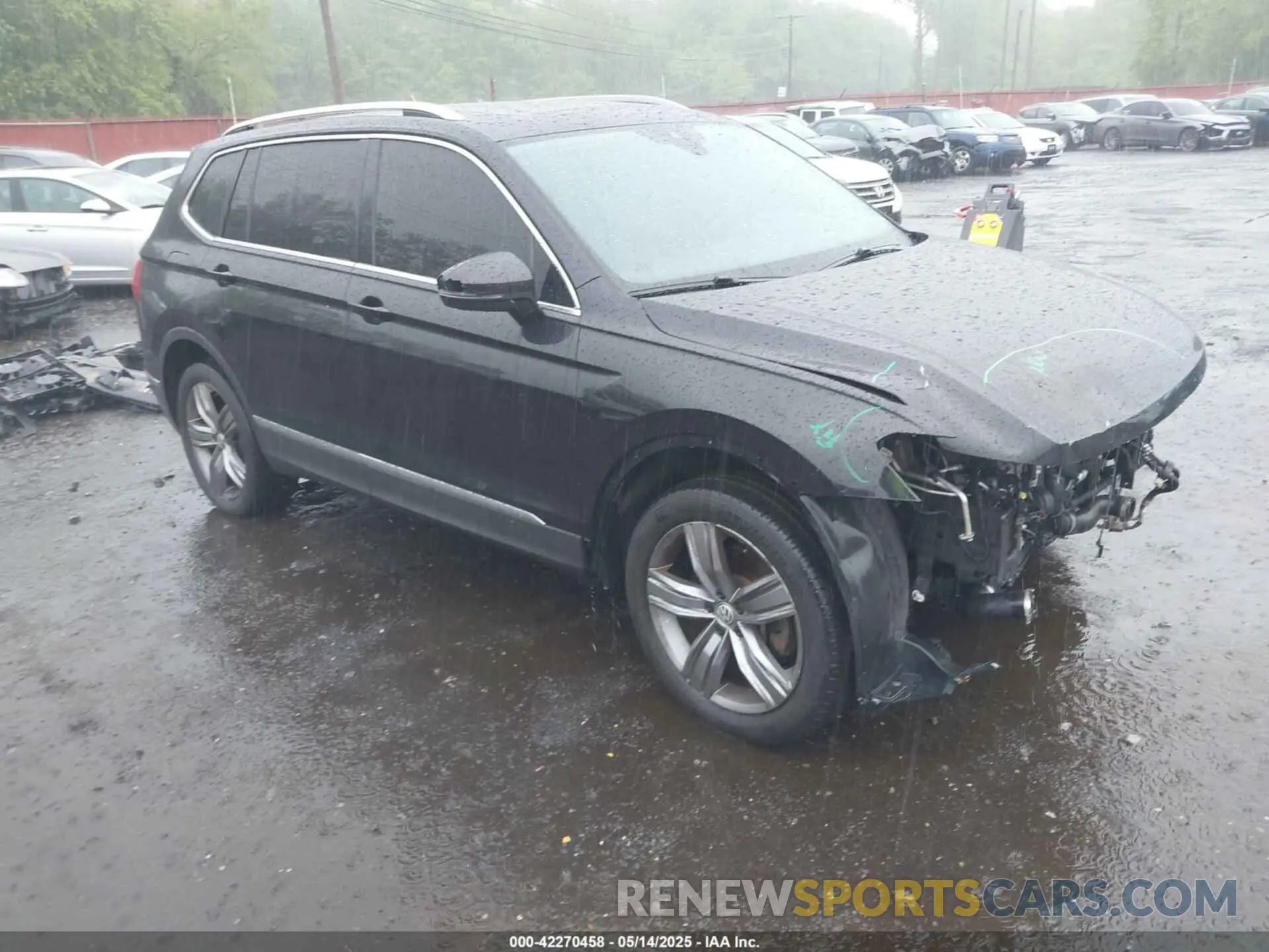 1 Фотография поврежденного автомобиля 3VV4B7AX0KM072527 VOLKSWAGEN TIGUAN 2019