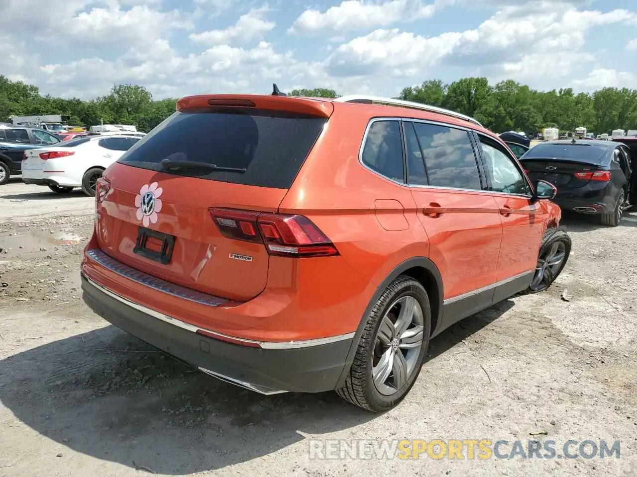 3 Фотография поврежденного автомобиля 3VV4B7AX0KM113139 VOLKSWAGEN TIGUAN 2019