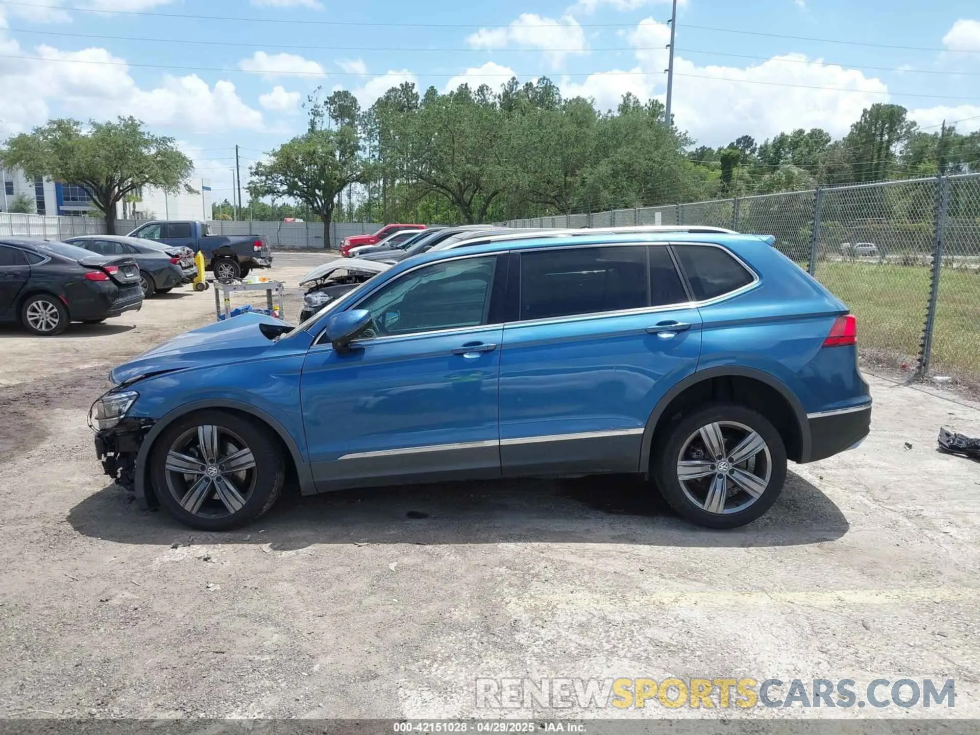 14 Photograph of a damaged car 3VV4B7AX0KM116641 VOLKSWAGEN TIGUAN 2019