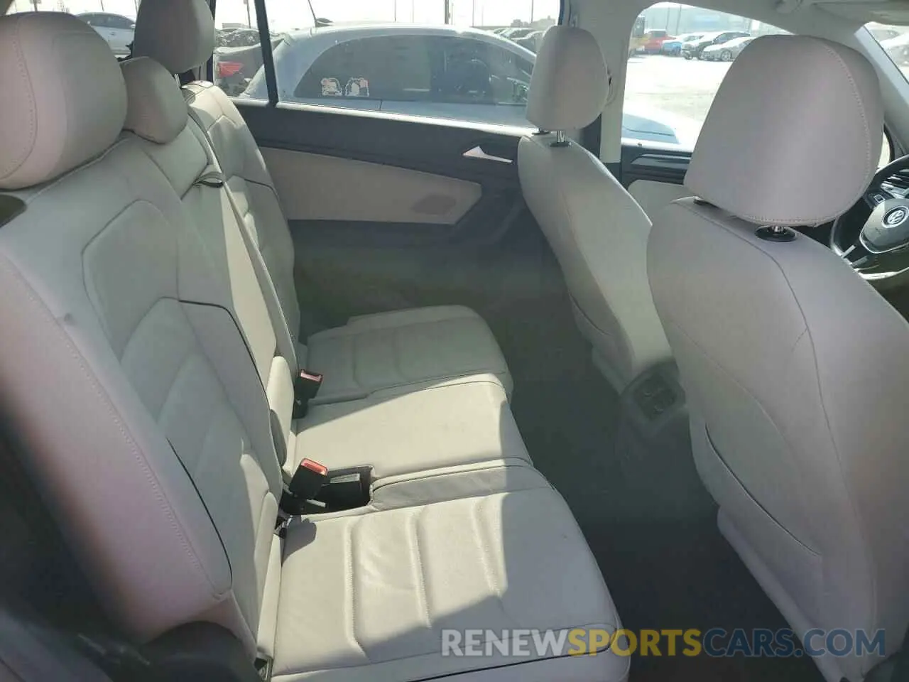 10 Фотография поврежденного автомобиля 3VV4B7AX4KM040602 VOLKSWAGEN TIGUAN 2019