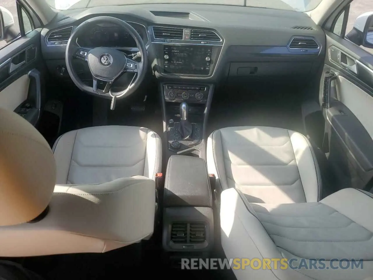 8 Фотография поврежденного автомобиля 3VV4B7AX4KM040602 VOLKSWAGEN TIGUAN 2019