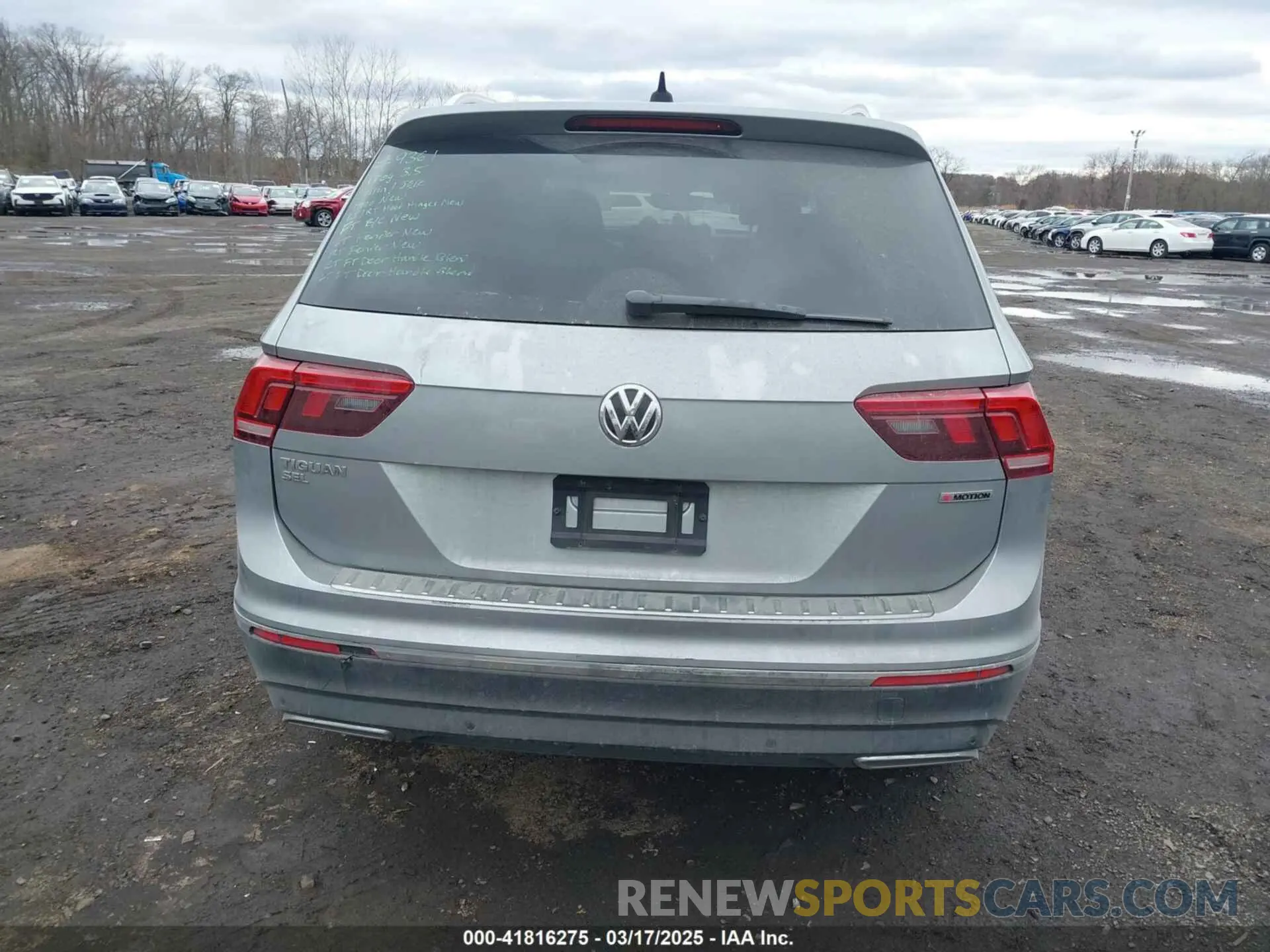 16 Photograph of a damaged car 3VV4B7AX5KM178620 VOLKSWAGEN TIGUAN 2019