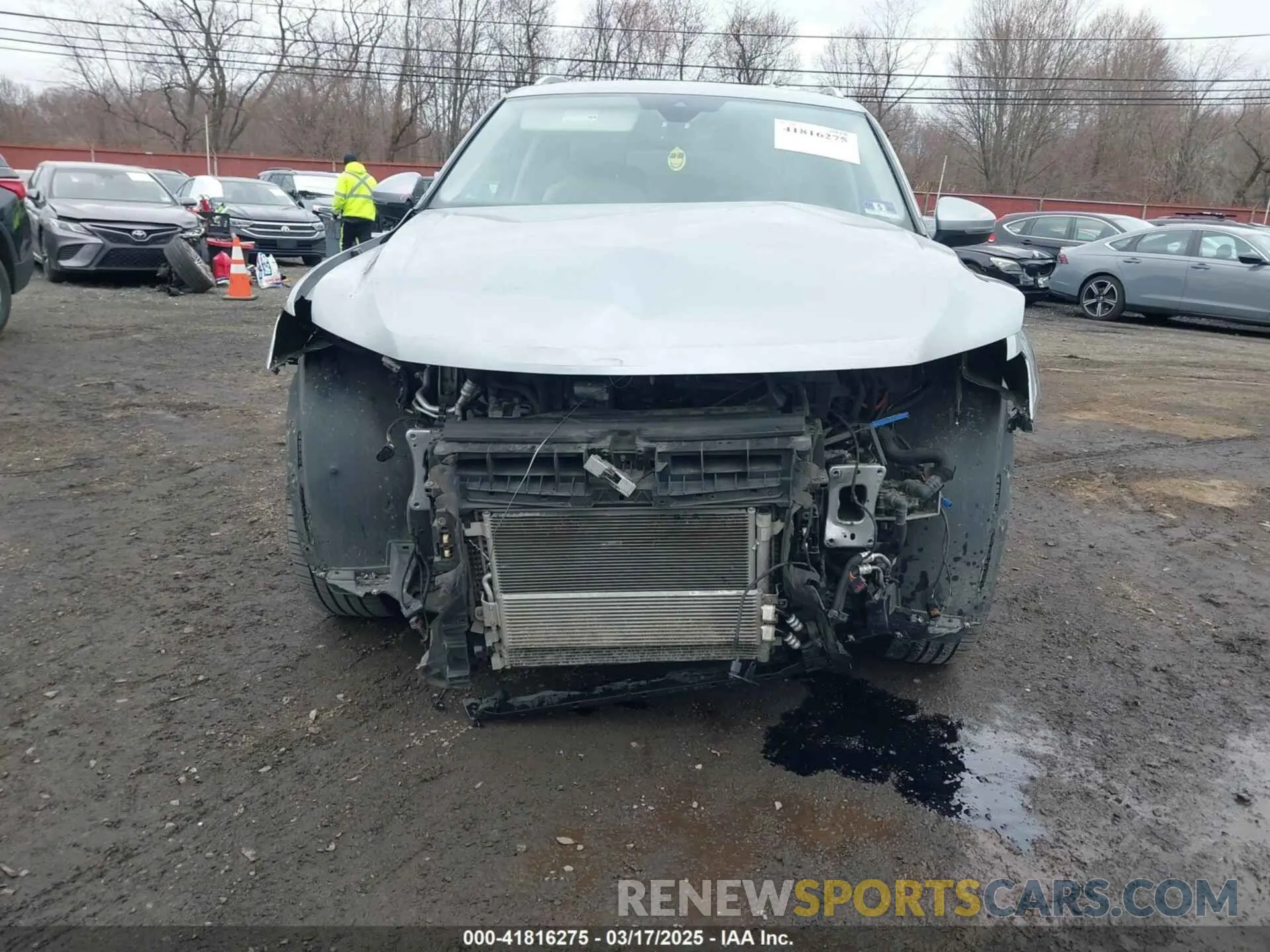 17 Photograph of a damaged car 3VV4B7AX5KM178620 VOLKSWAGEN TIGUAN 2019