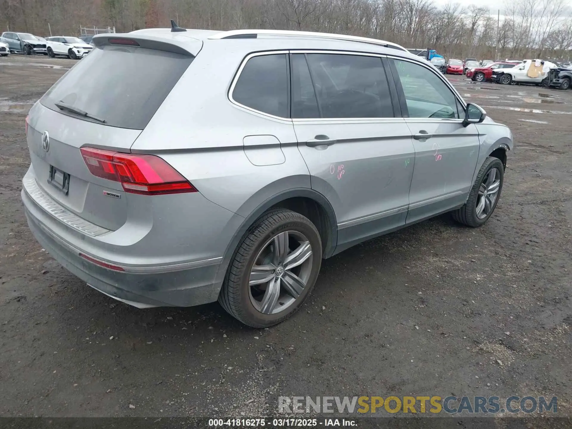 4 Photograph of a damaged car 3VV4B7AX5KM178620 VOLKSWAGEN TIGUAN 2019