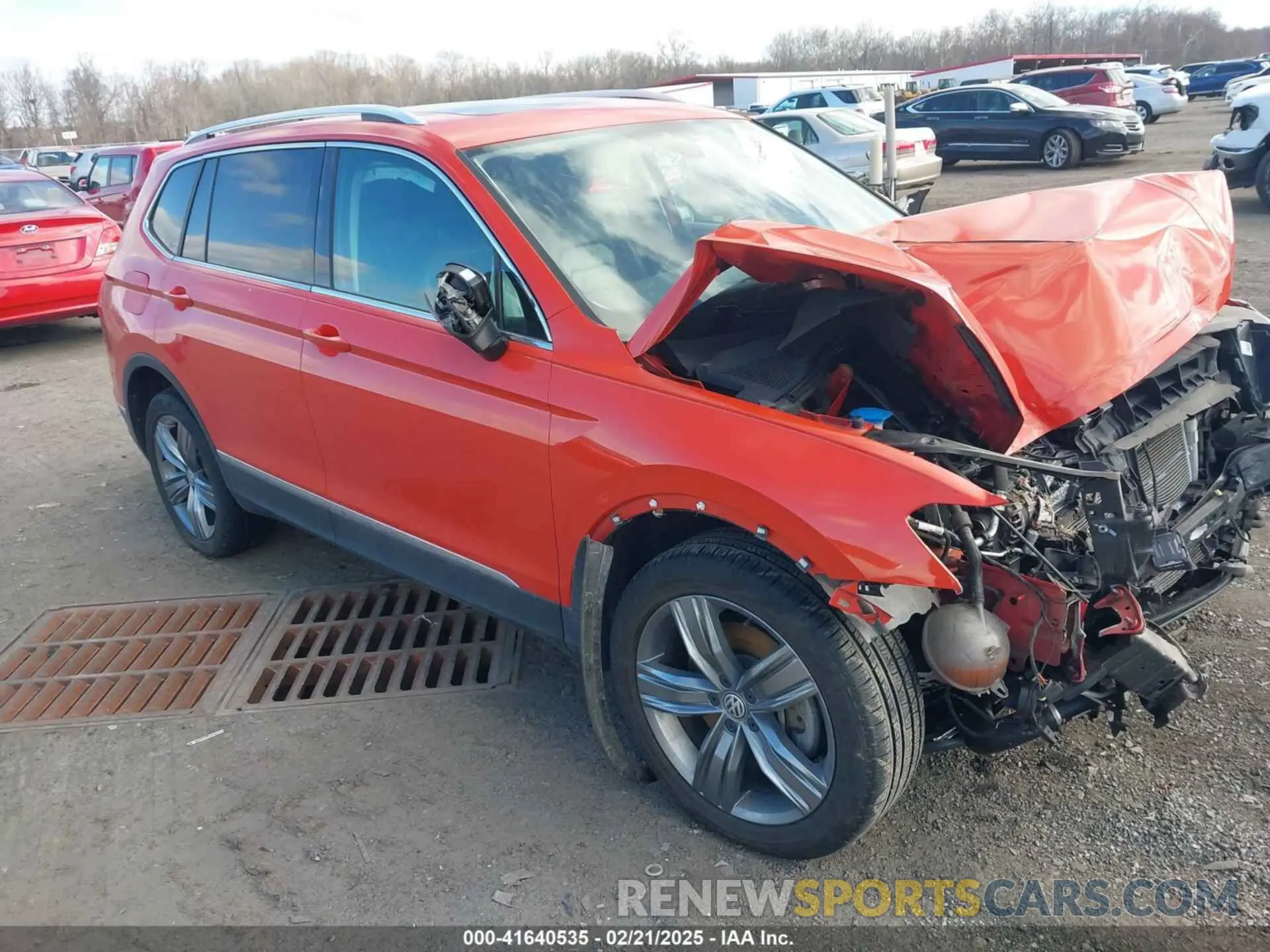 1 Фотография поврежденного автомобиля 3VV4B7AX9KM068380 VOLKSWAGEN TIGUAN 2019