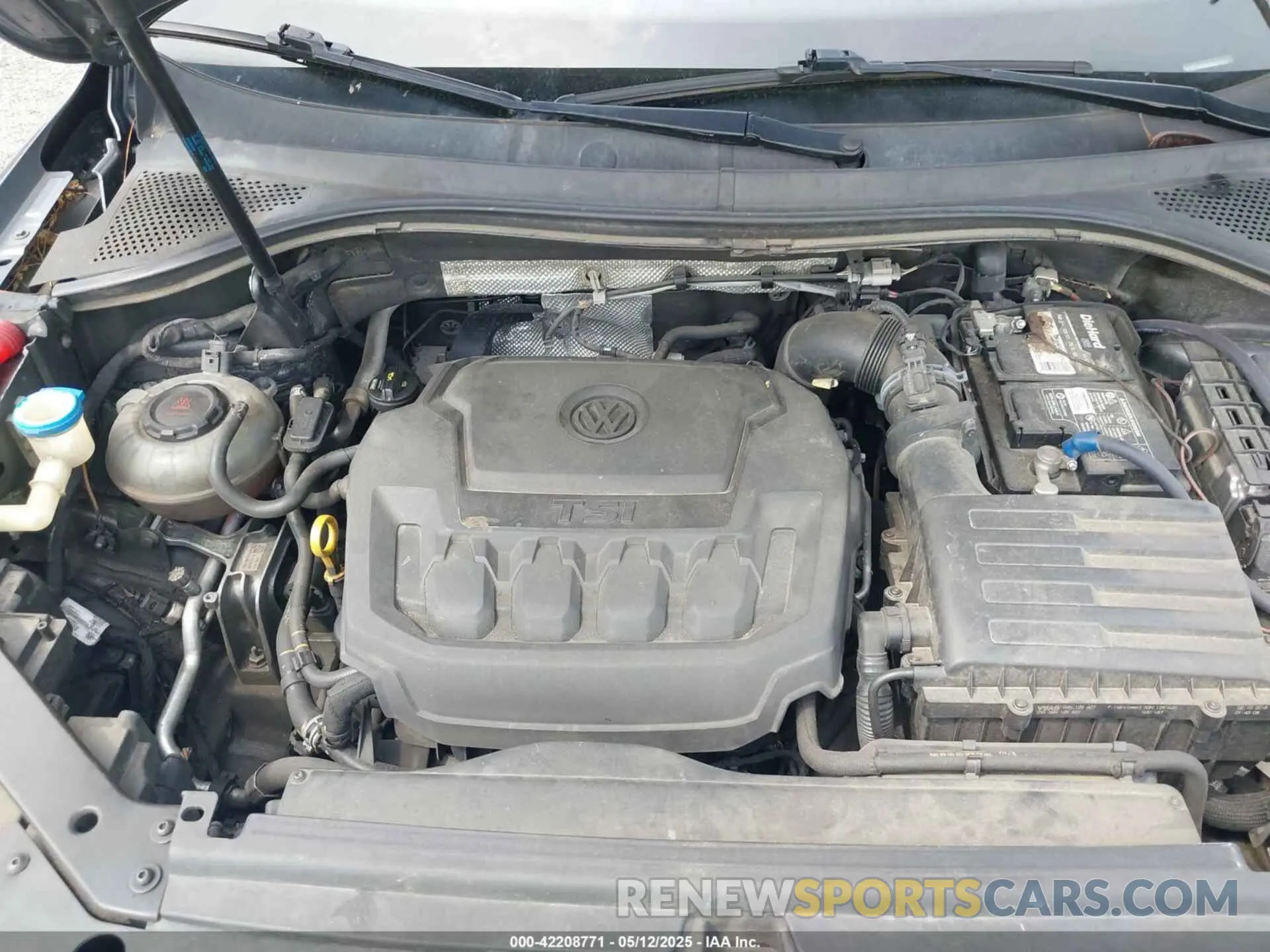 10 Photograph of a damaged car 3VV4B7AXXKM021780 VOLKSWAGEN TIGUAN 2019