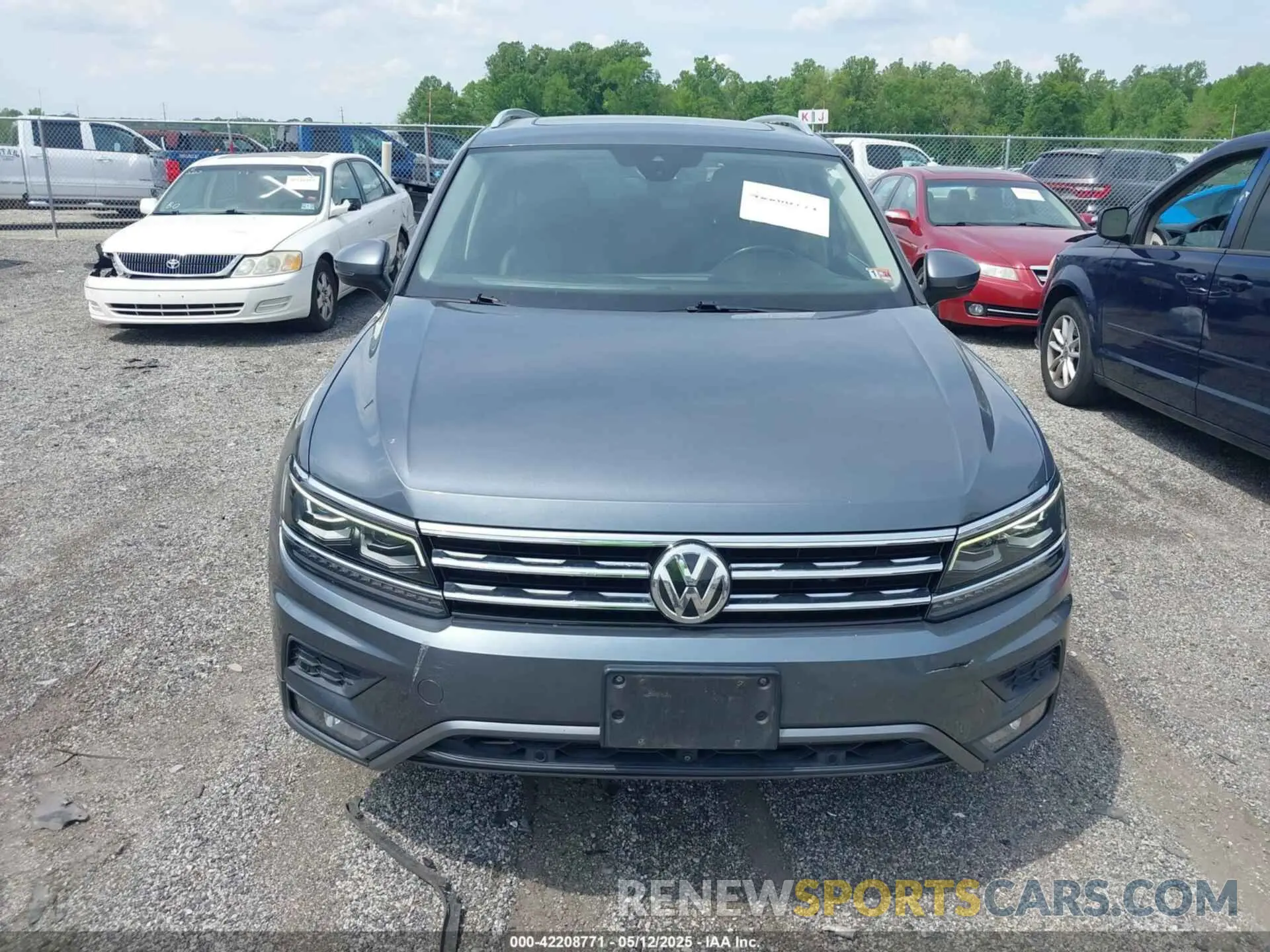 12 Photograph of a damaged car 3VV4B7AXXKM021780 VOLKSWAGEN TIGUAN 2019