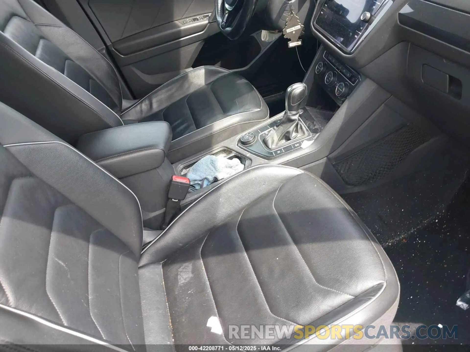 5 Photograph of a damaged car 3VV4B7AXXKM021780 VOLKSWAGEN TIGUAN 2019