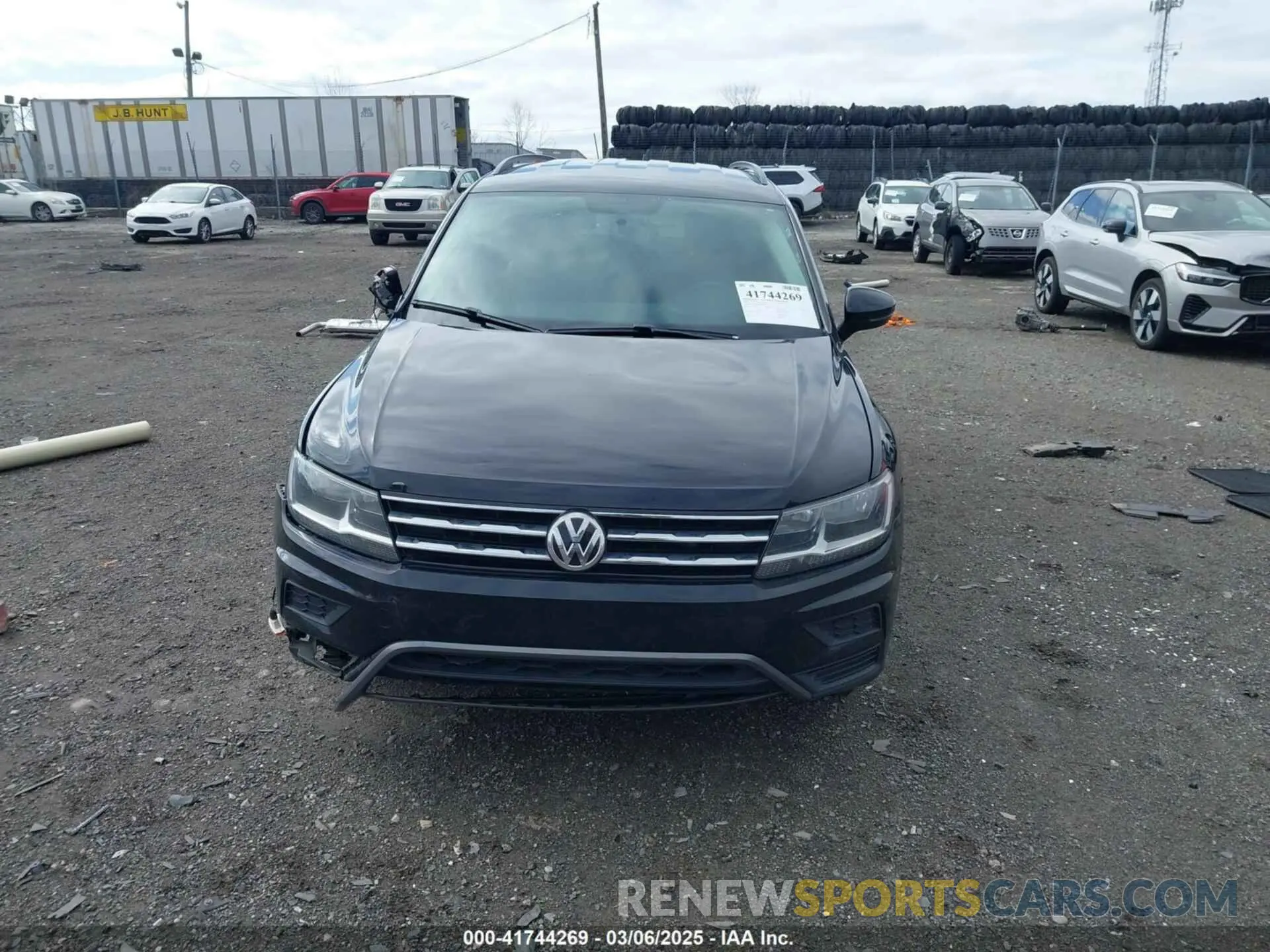 13 Photograph of a damaged car 3VV0B7AX4LM043693 VOLKSWAGEN TIGUAN 2020