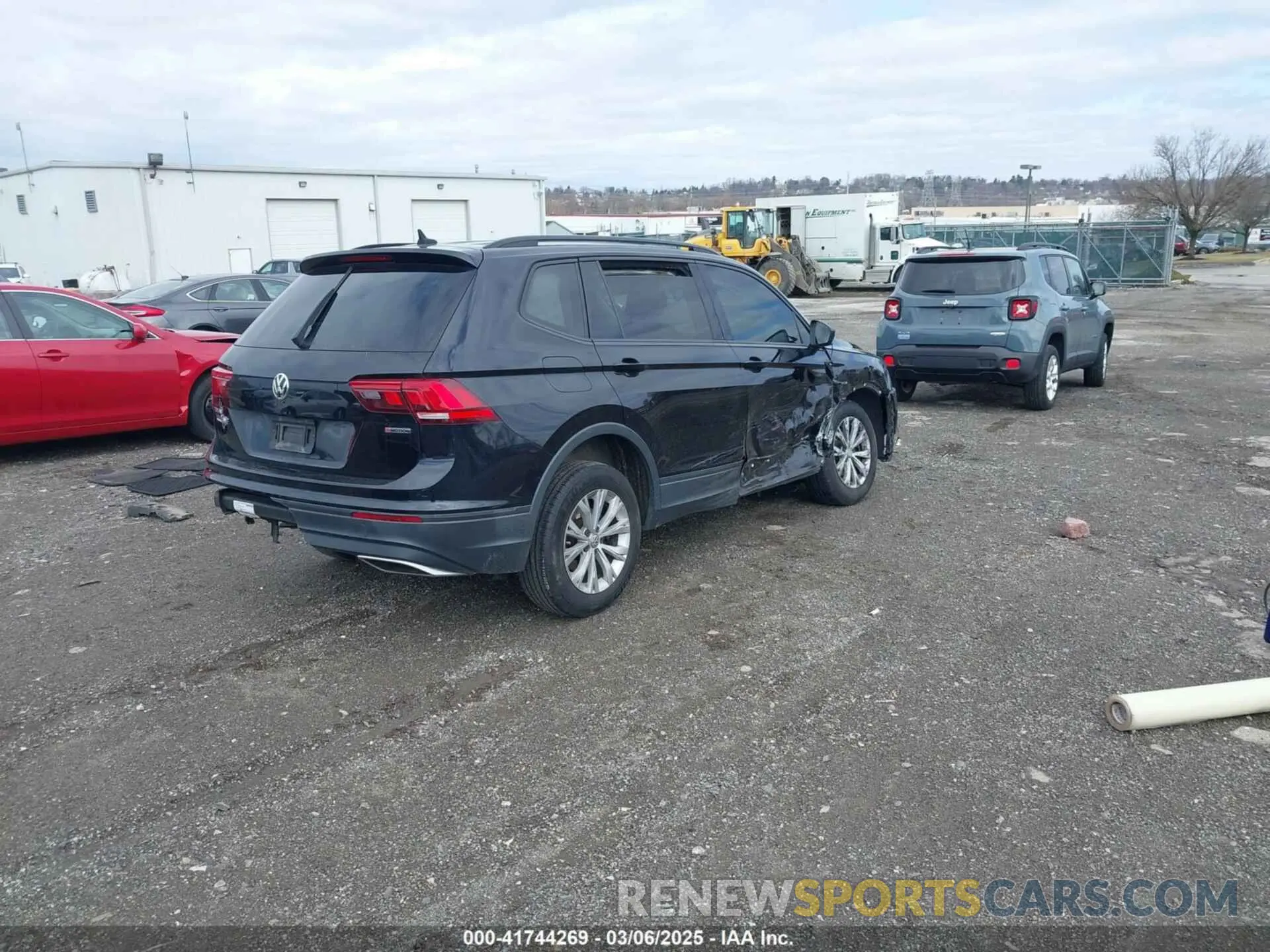 4 Photograph of a damaged car 3VV0B7AX4LM043693 VOLKSWAGEN TIGUAN 2020