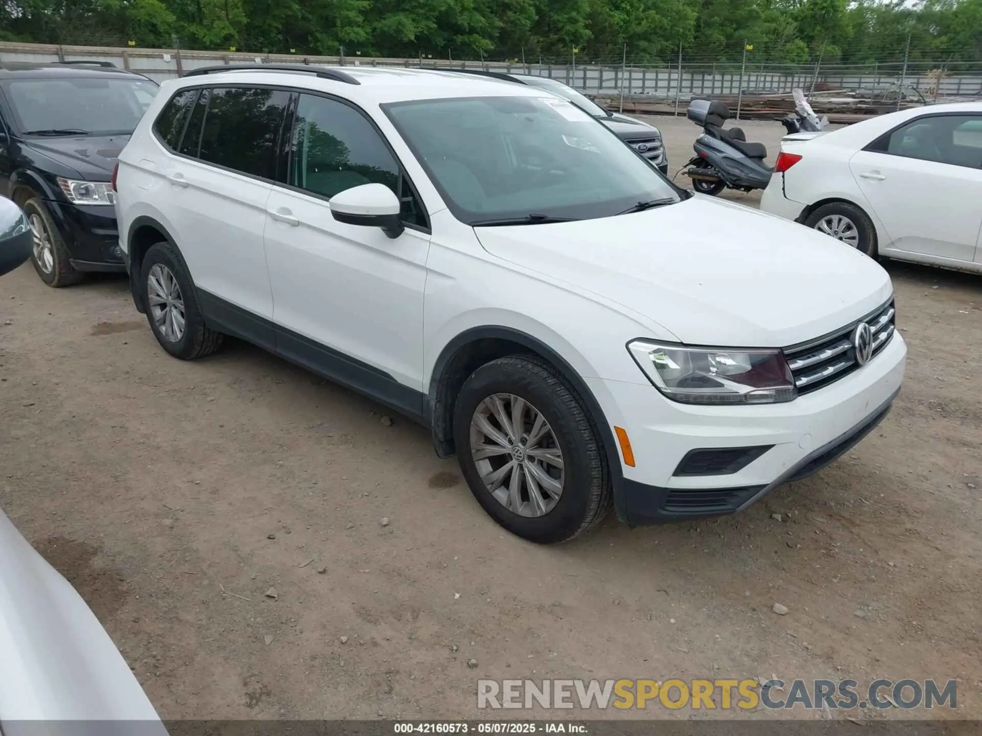 1 Photograph of a damaged car 3VV0B7AX5LM131894 VOLKSWAGEN TIGUAN 2020