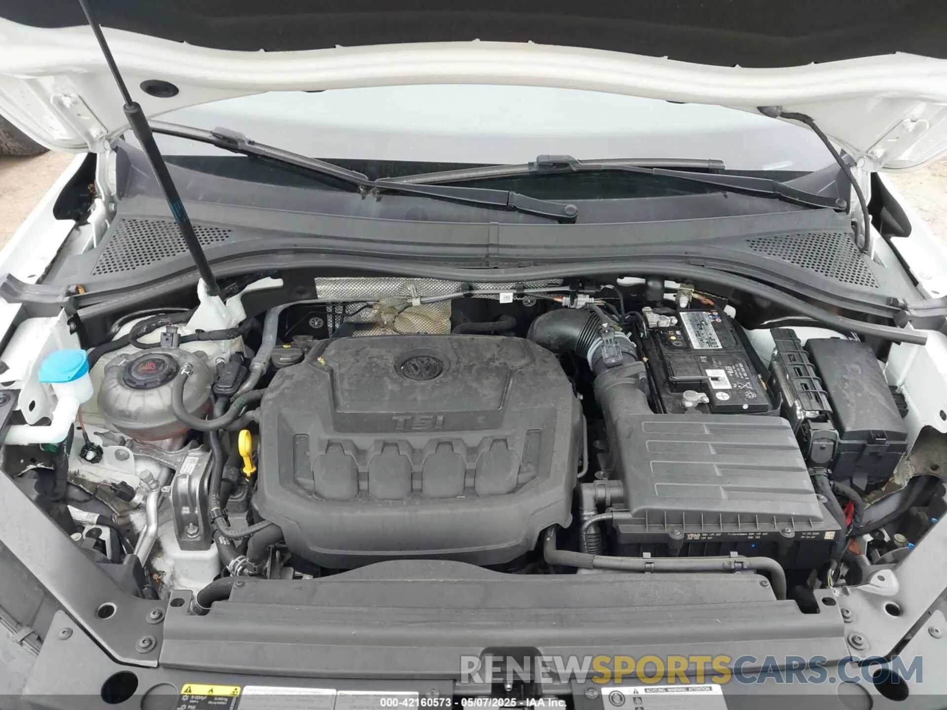 10 Photograph of a damaged car 3VV0B7AX5LM131894 VOLKSWAGEN TIGUAN 2020