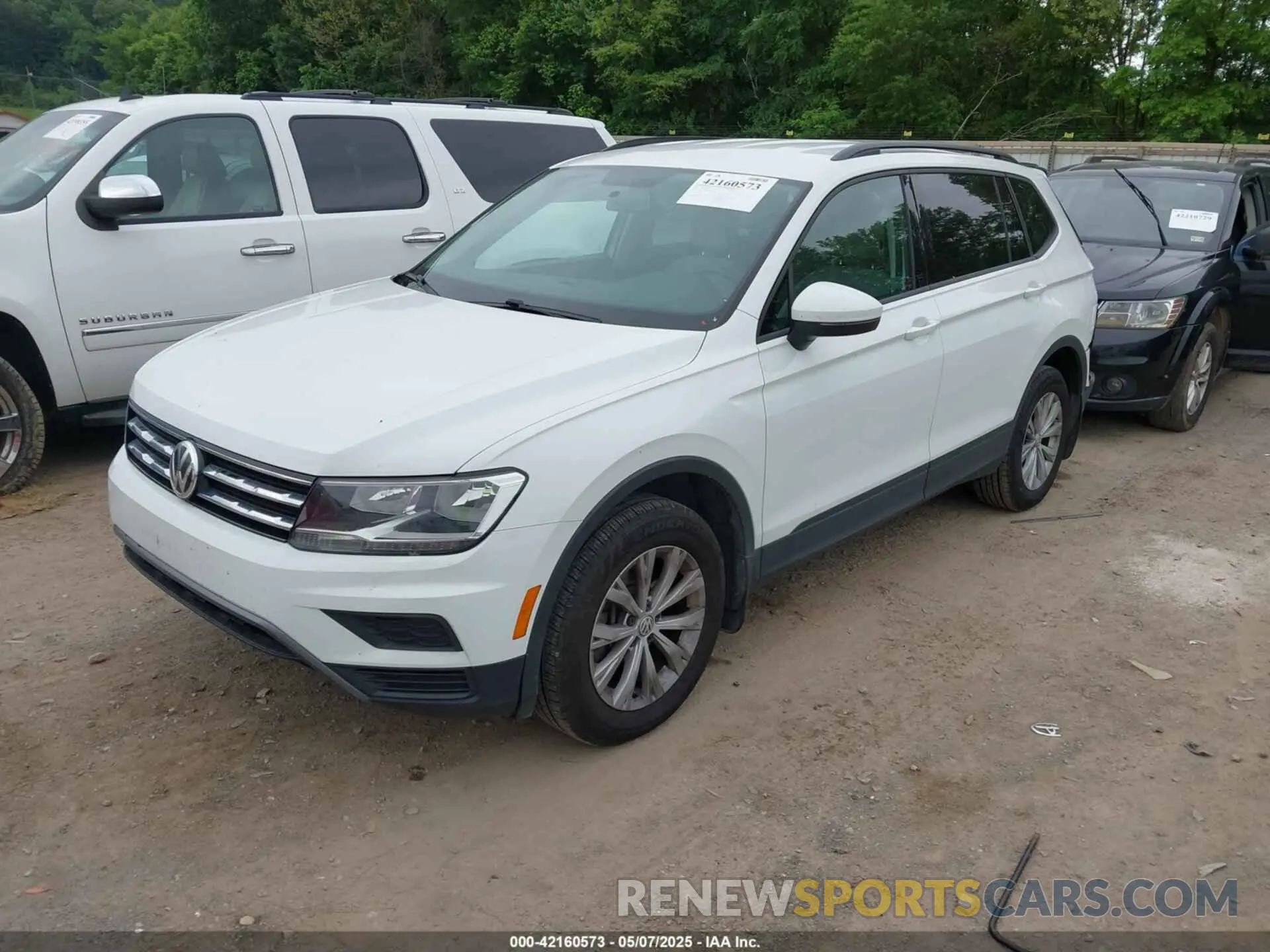 2 Photograph of a damaged car 3VV0B7AX5LM131894 VOLKSWAGEN TIGUAN 2020