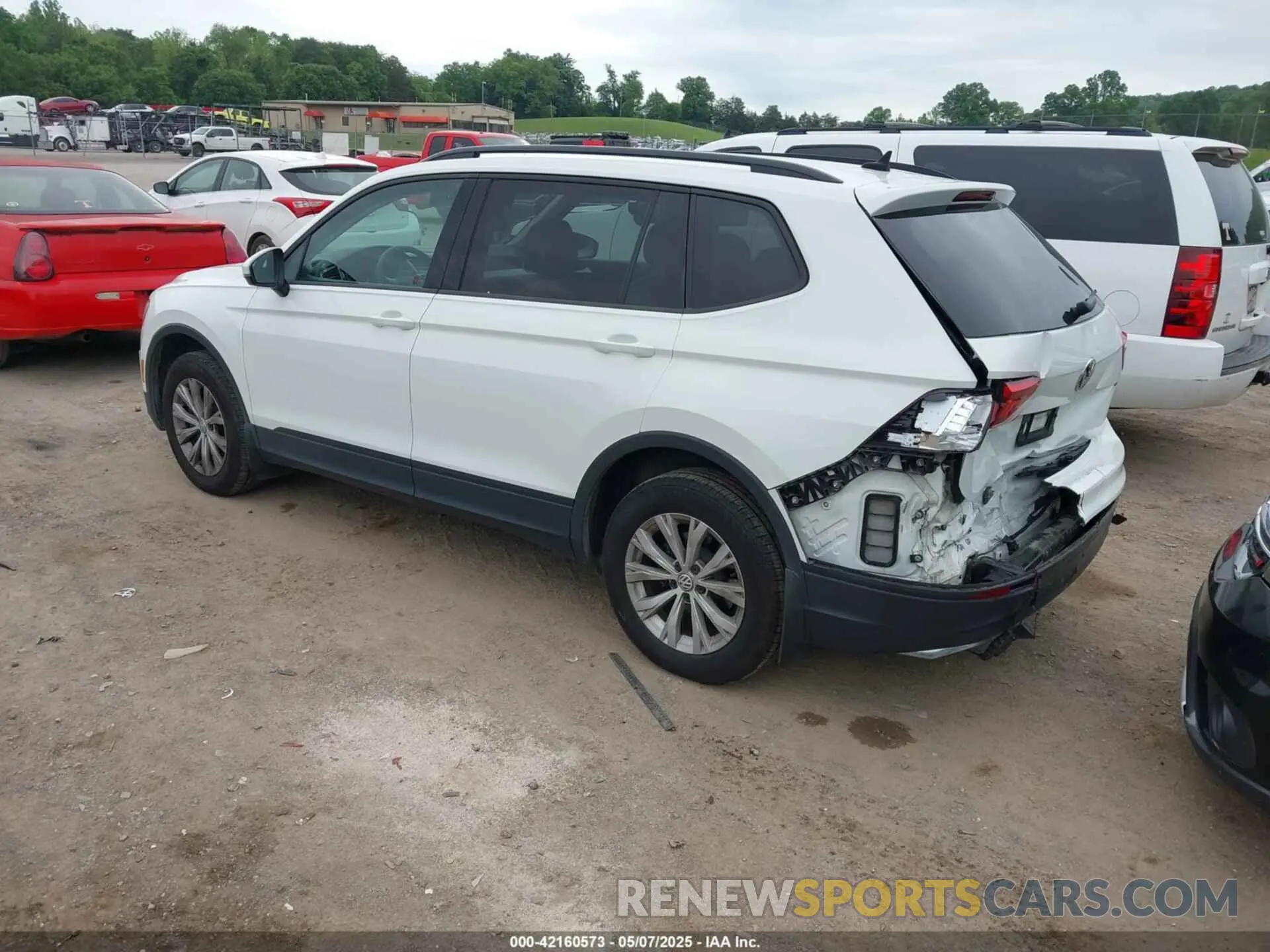 3 Photograph of a damaged car 3VV0B7AX5LM131894 VOLKSWAGEN TIGUAN 2020