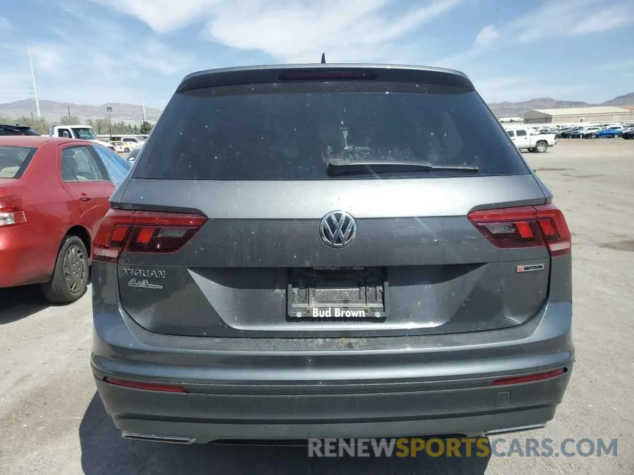 6 Photograph of a damaged car 3VV0B7AX8LM025049 VOLKSWAGEN TIGUAN 2020
