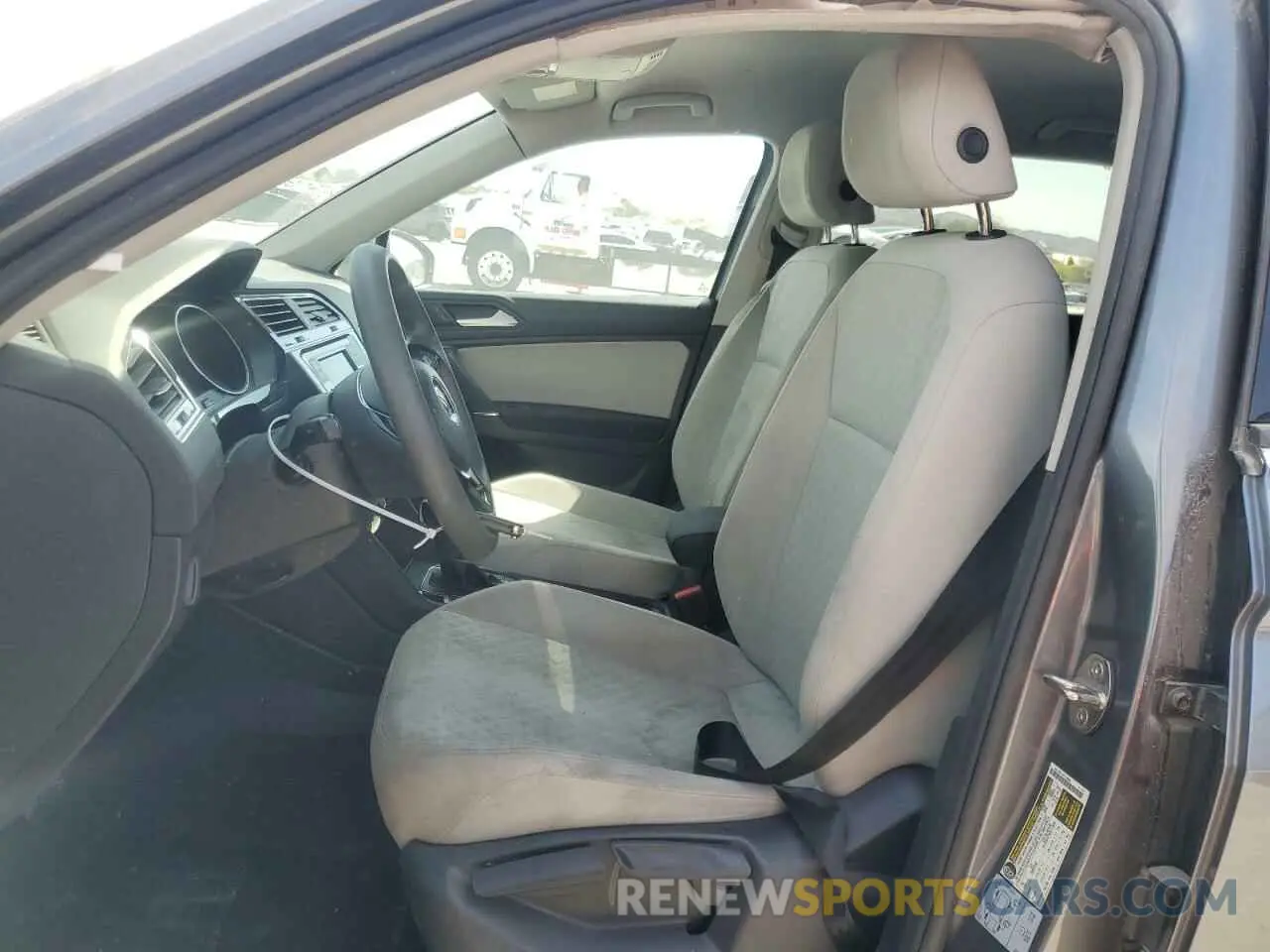 7 Photograph of a damaged car 3VV0B7AX8LM025049 VOLKSWAGEN TIGUAN 2020